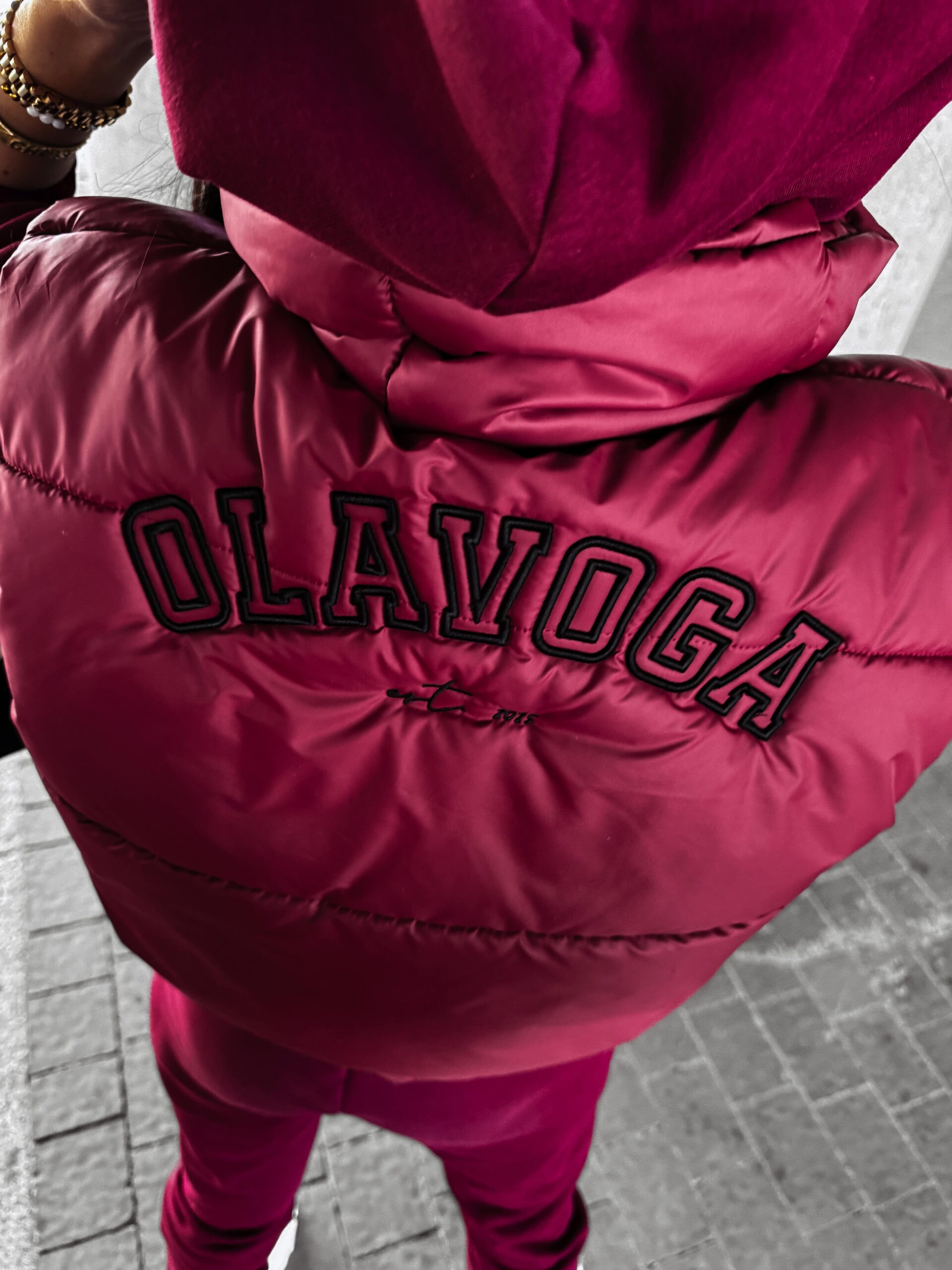 Kamizelka sportowa CROWN OLAVOGA bordowa Kamizelka sportowa CROWN OLAVOGA bordowa