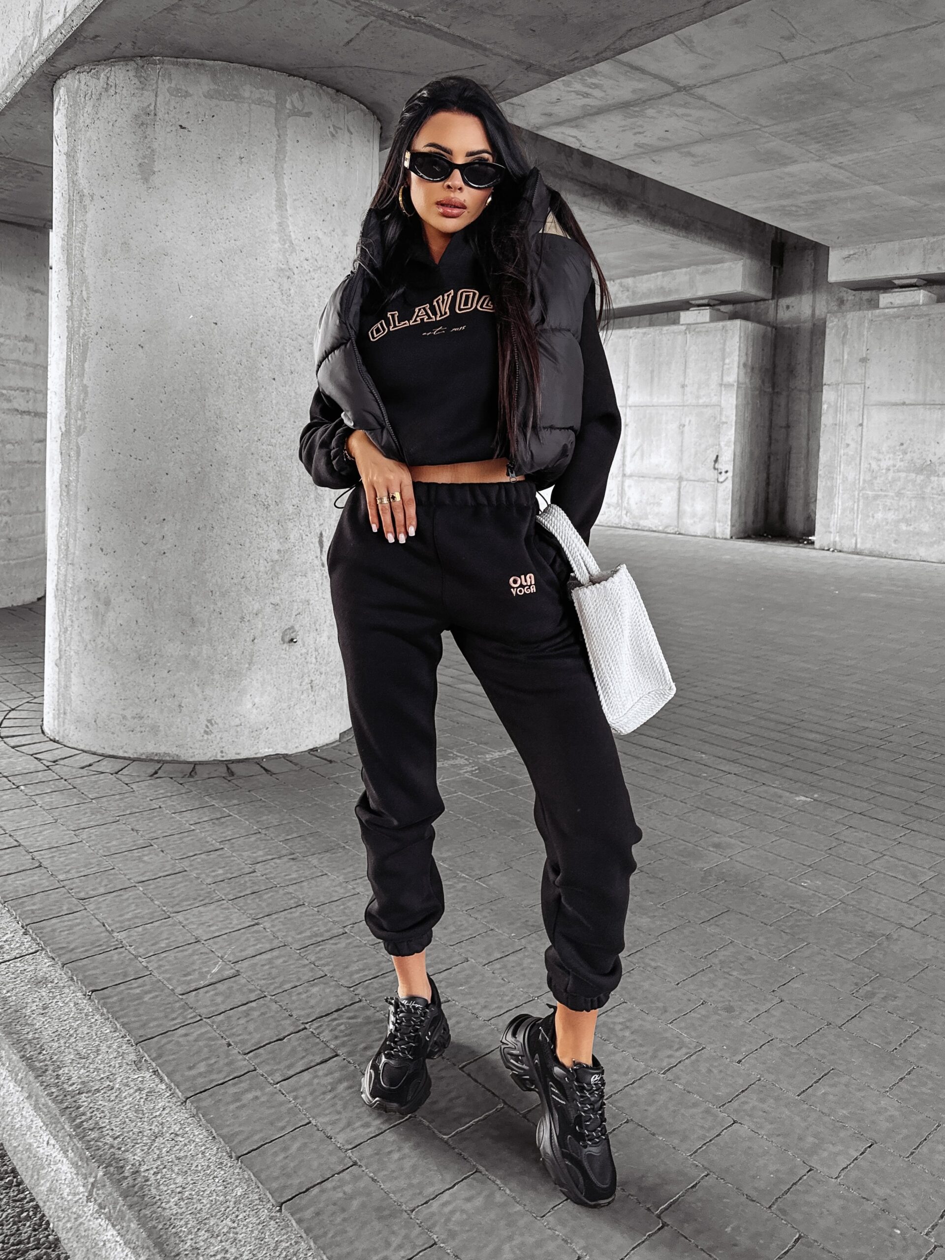 Kamizelka sportowa CROWN OLAVOGA czarna