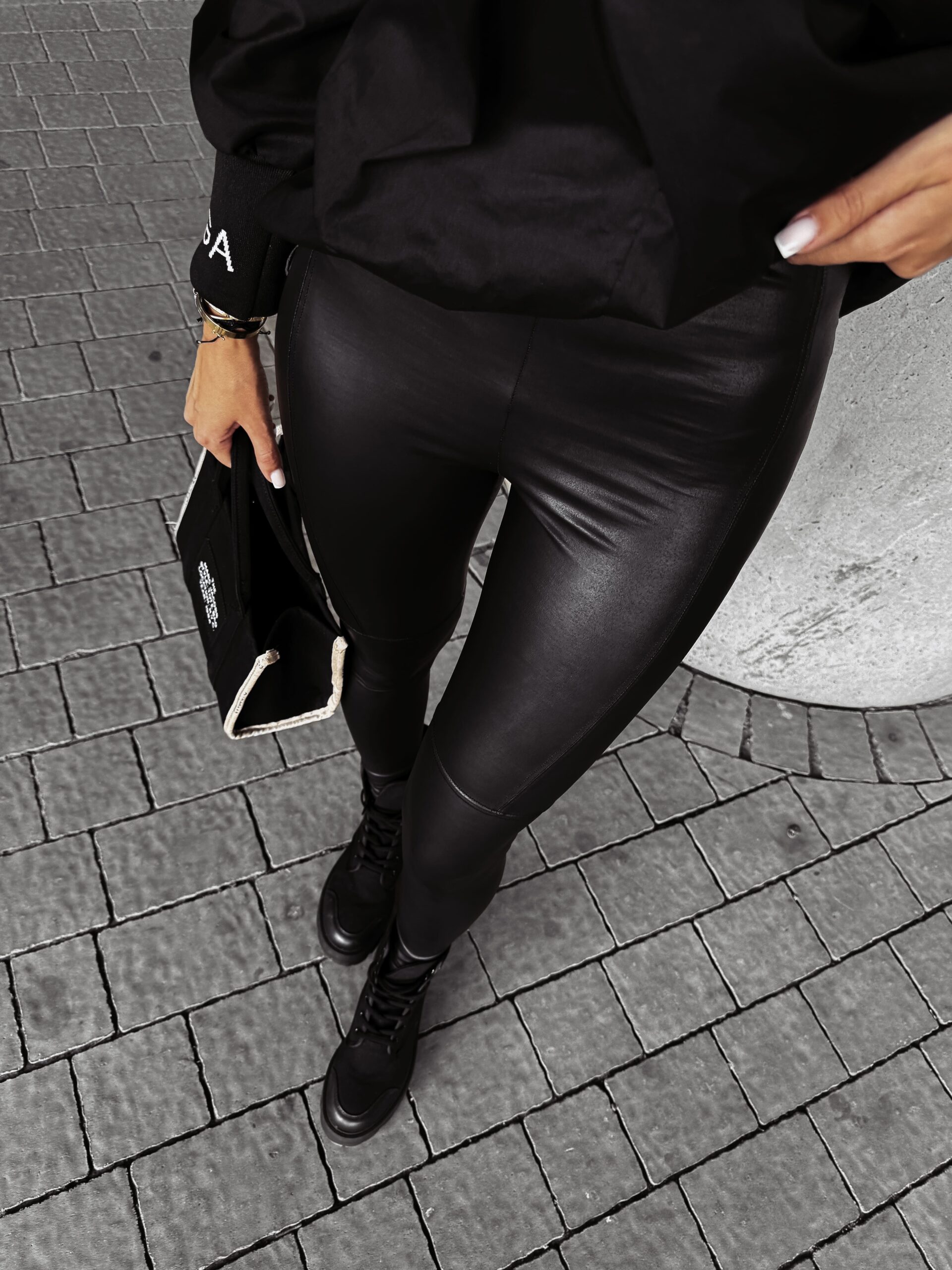 Legginsy woskowane wyszczuplające ACACIA OLAVOGA czarne Legginsy woskowane wyszczuplające ACACIA OLAVOGA czarne