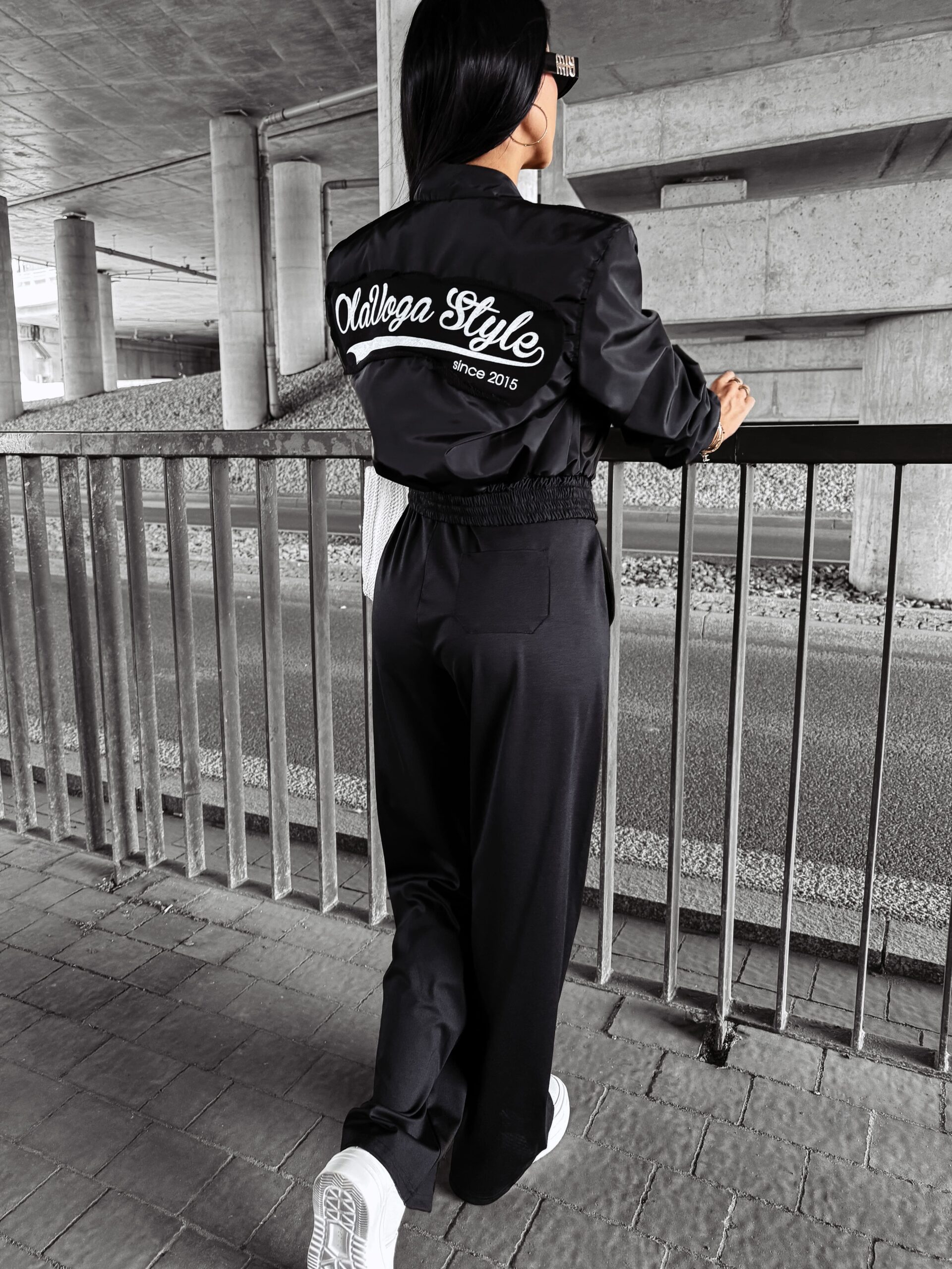 Spodnie z szeroką nogawką LAUREL OLAVOGA czarne