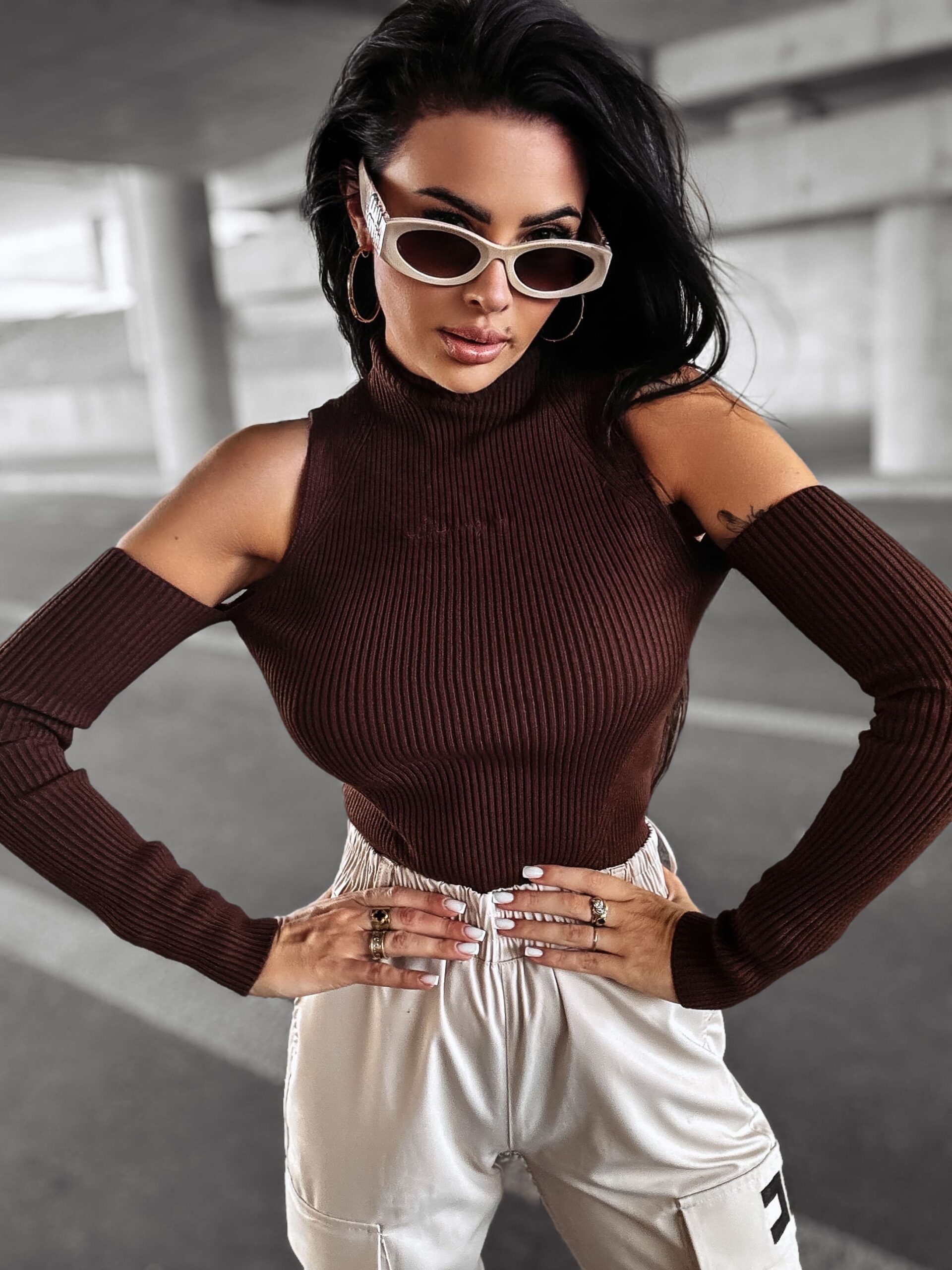 Top prążkowany FLIGHT OLAVOGA czekoladowy