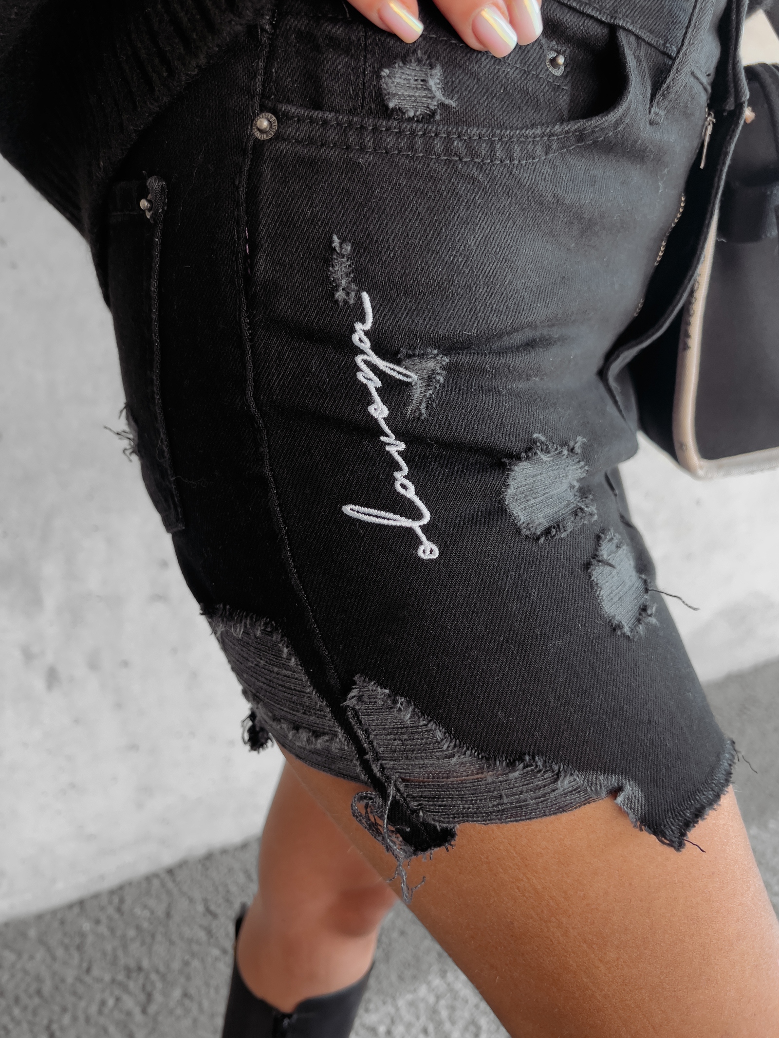 Spódniczka jeansowa mini NOVA OLAVOGA czarna