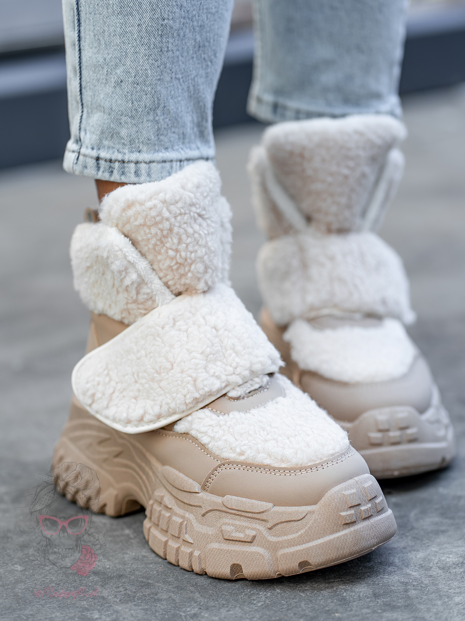 Botki z barankiem Madam Dobbs beżowe Botki z barankiem Madam Dobbs beżowe