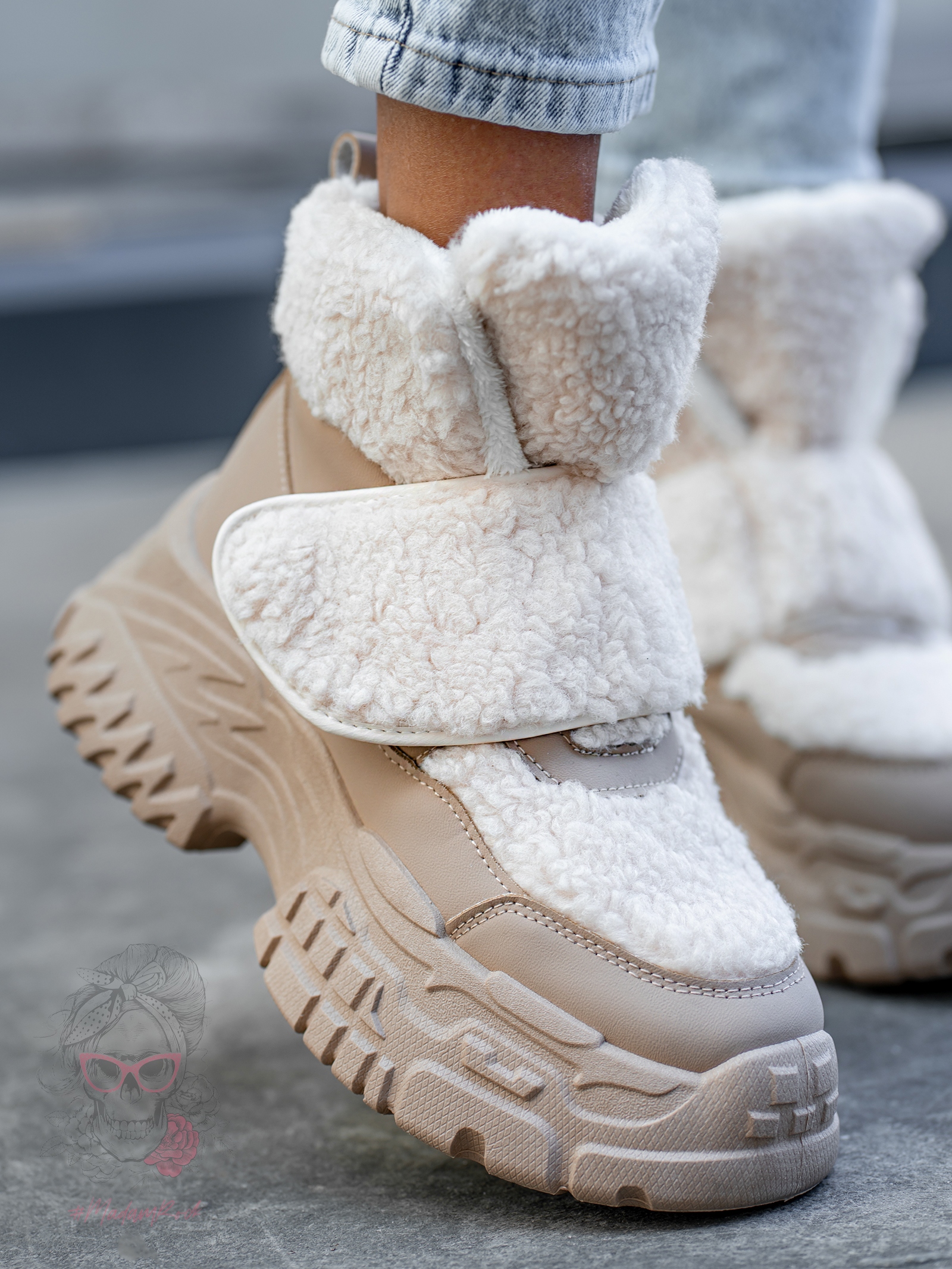 Botki z barankiem Madam Dobbs beżowe Botki z barankiem Madam Dobbs beżowe