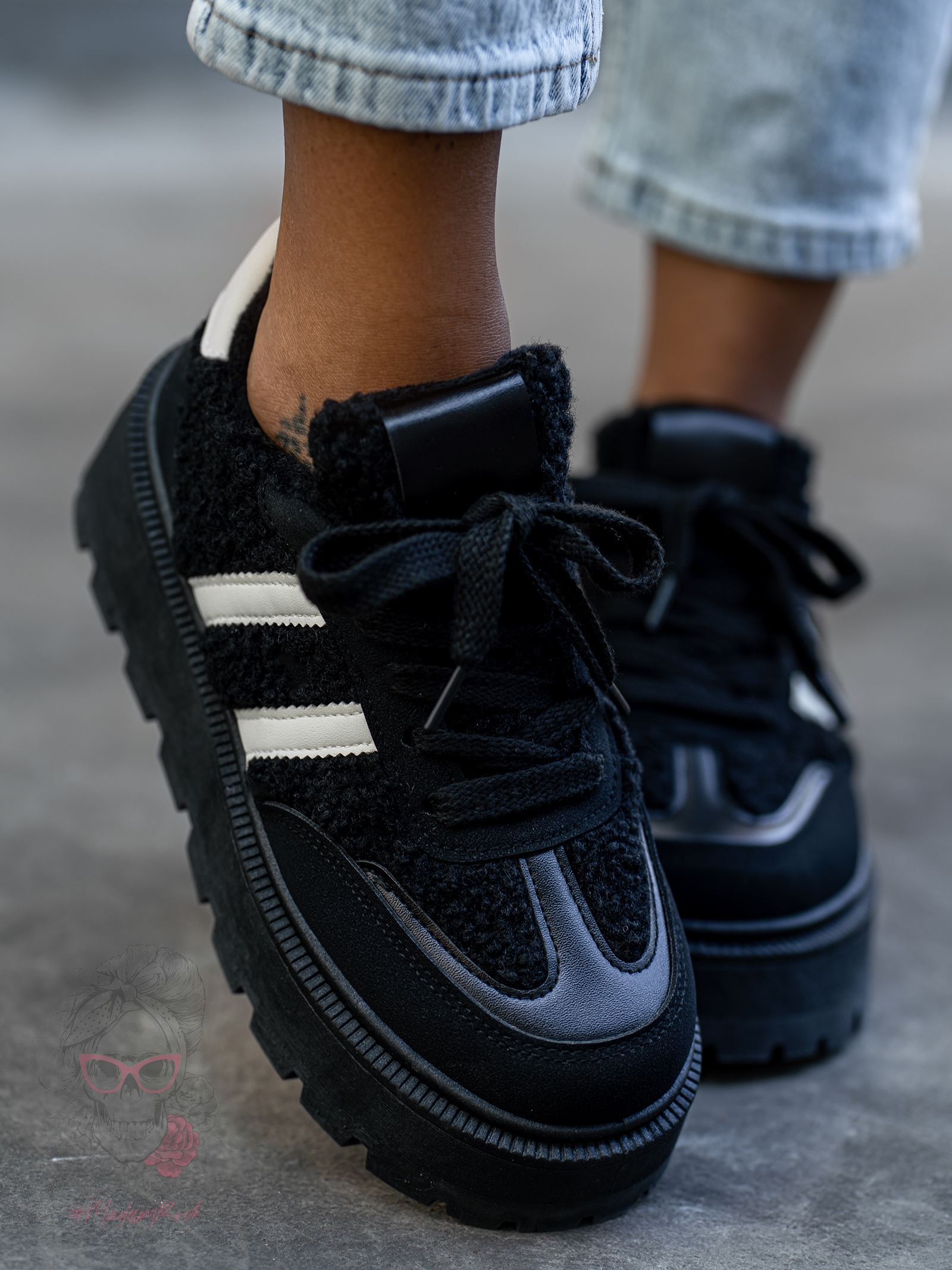 Buty sportowe z barankiem Madam Messo czarne