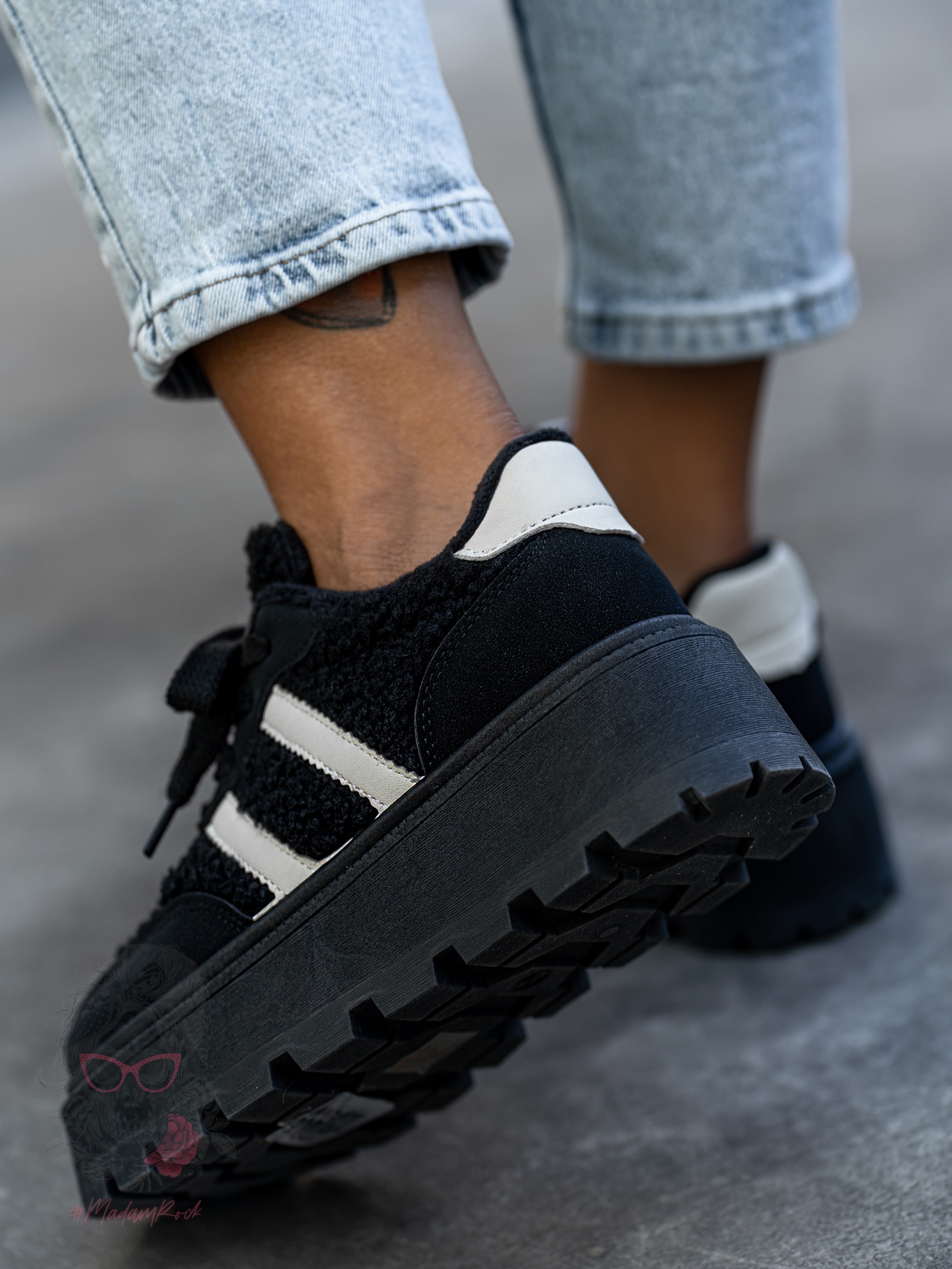 Buty sportowe z barankiem Madam Messo czarne