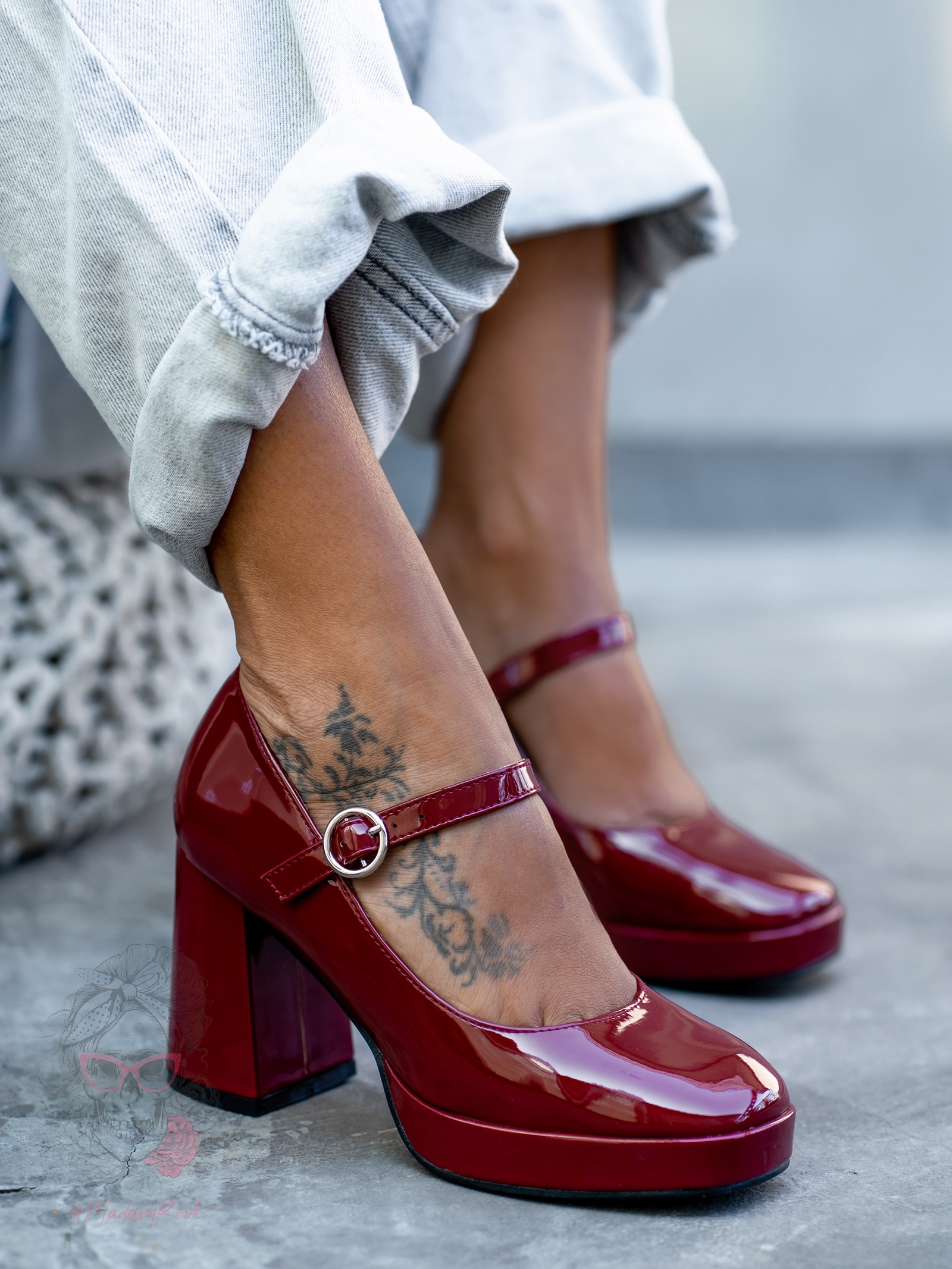 Czółenka na słupku Madam Elsmode bordowe