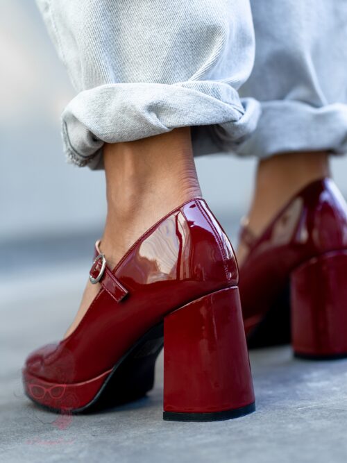 Czółenka na słupku Madam Elsmode bordowe