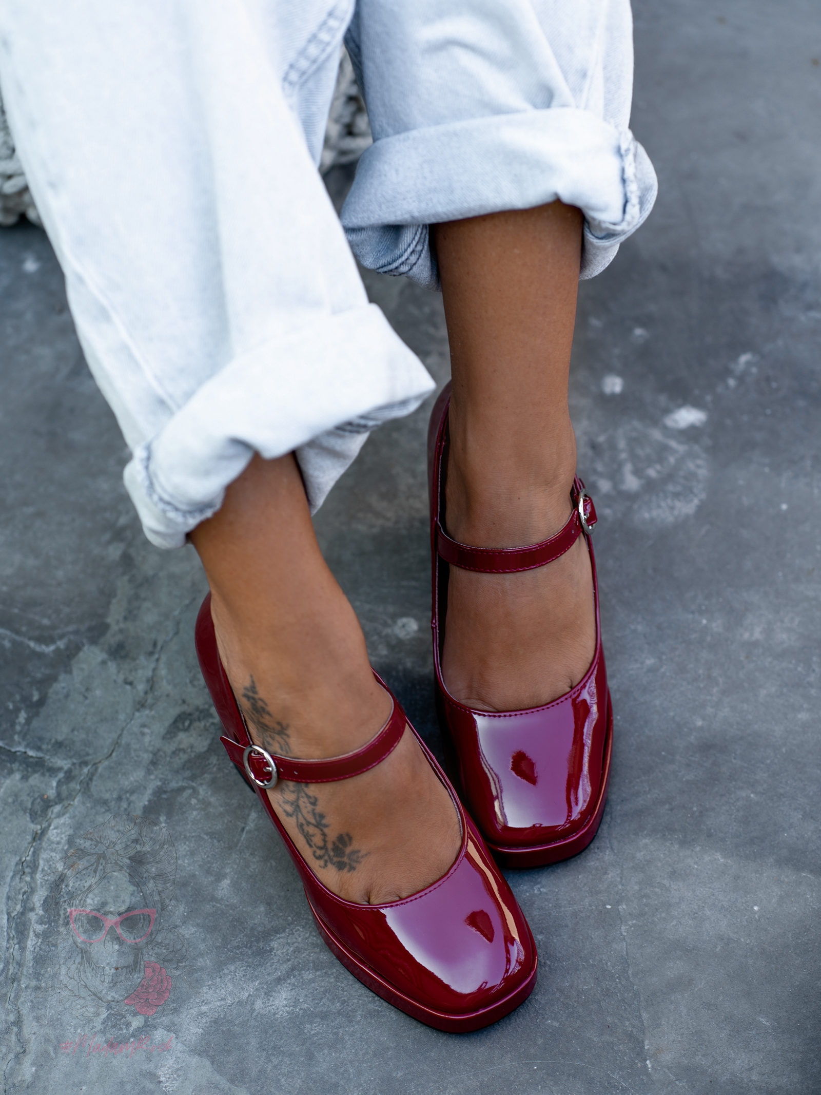 Czółenka na słupku Madam Elsmode bordowe