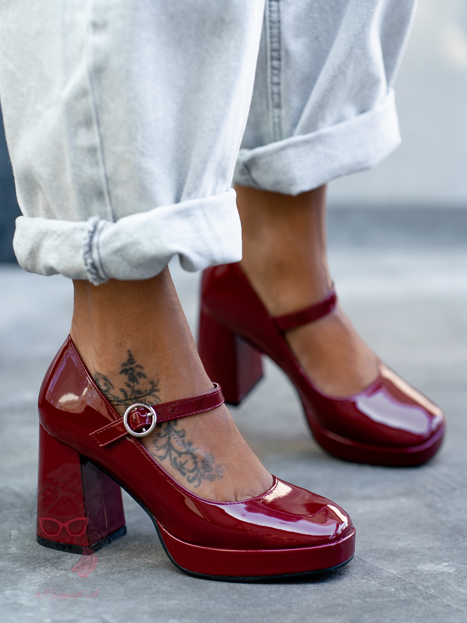 Czółenka na słupku Madam Elsmode bordowe