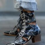 Botki z wycięciami Madam Kendall wężowe jasne