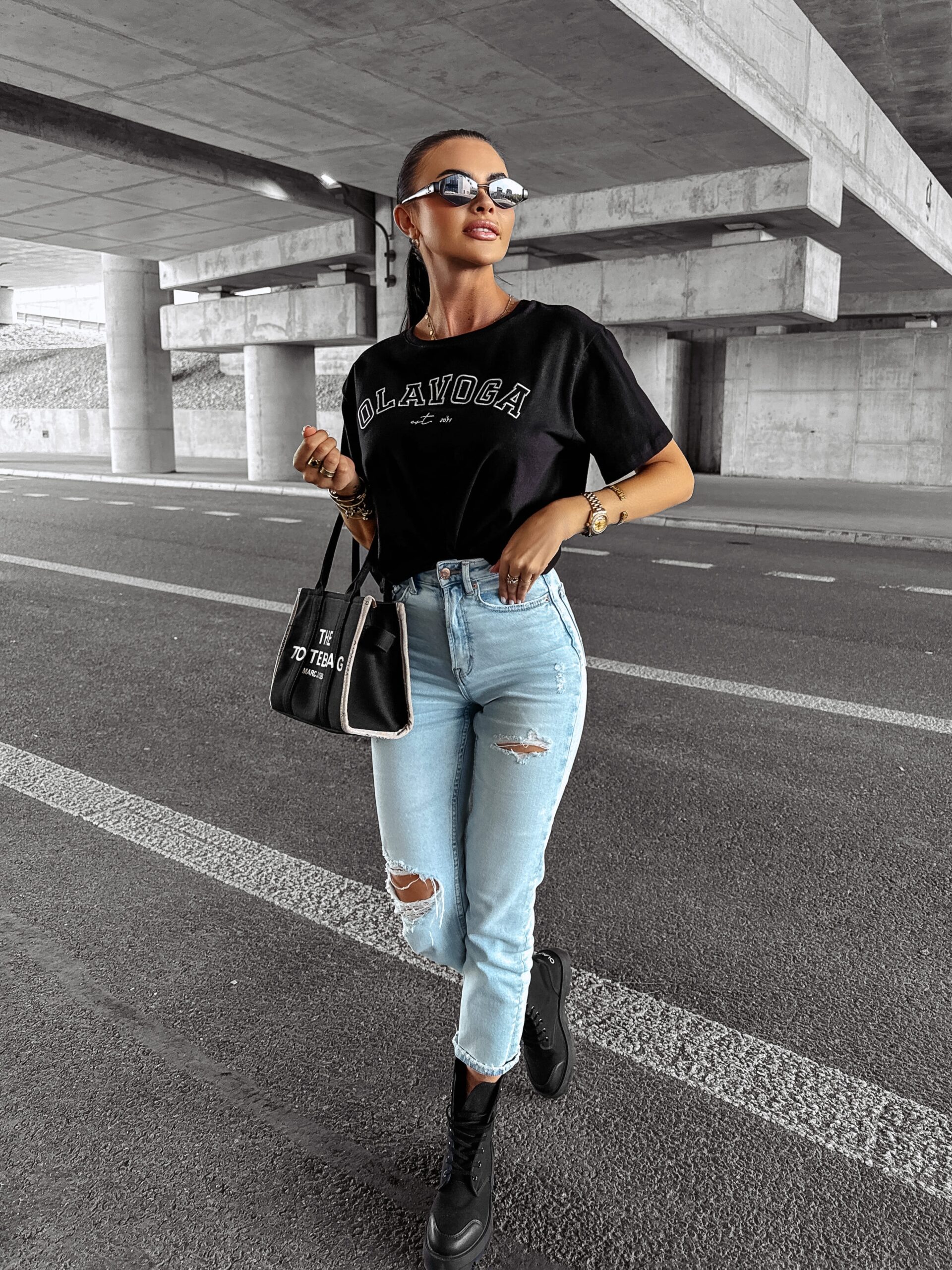 T-shirt oversize MARIDA OLAVOGA czarny