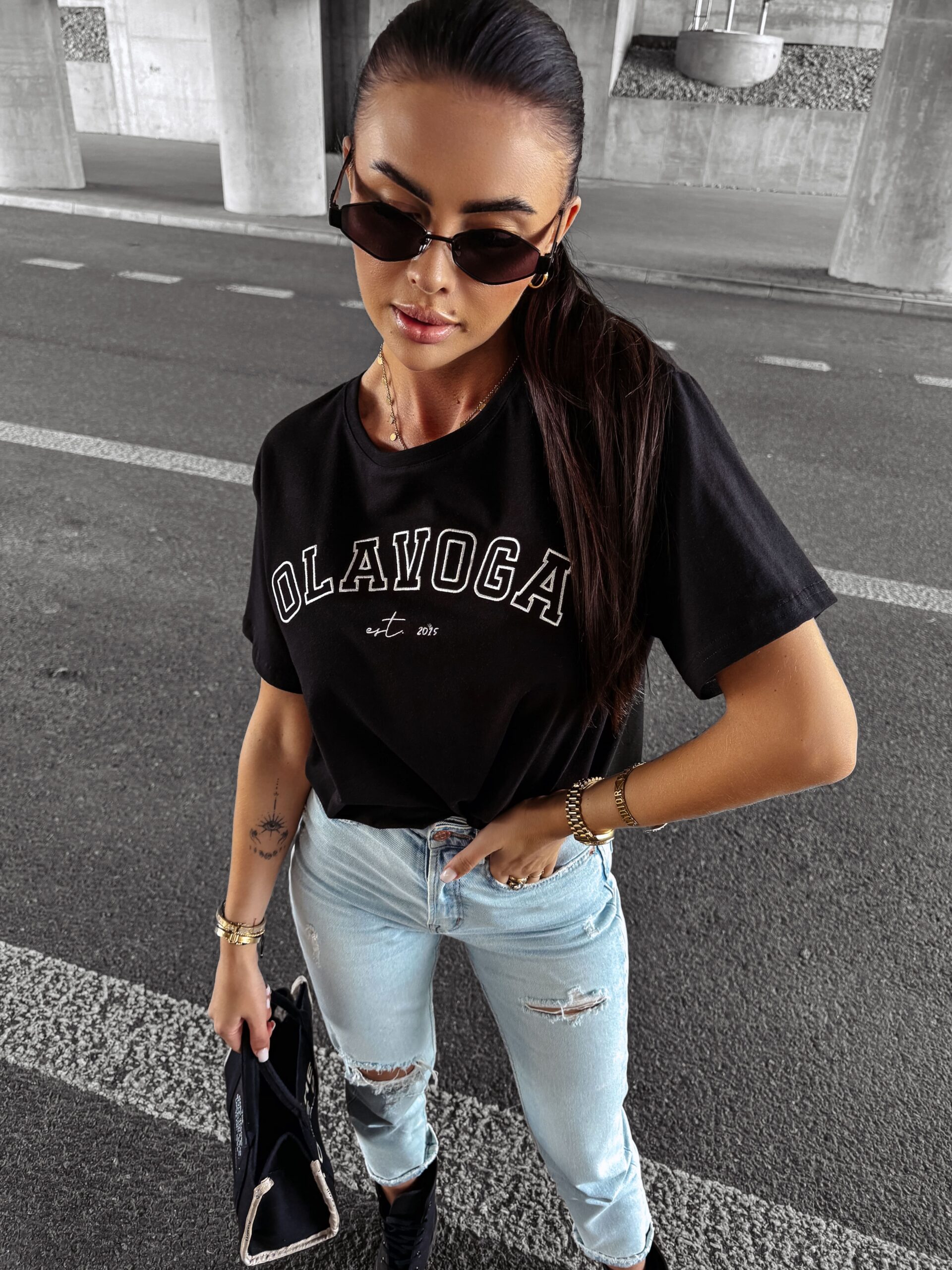 T-shirt oversize MARIDA OLAVOGA czarny