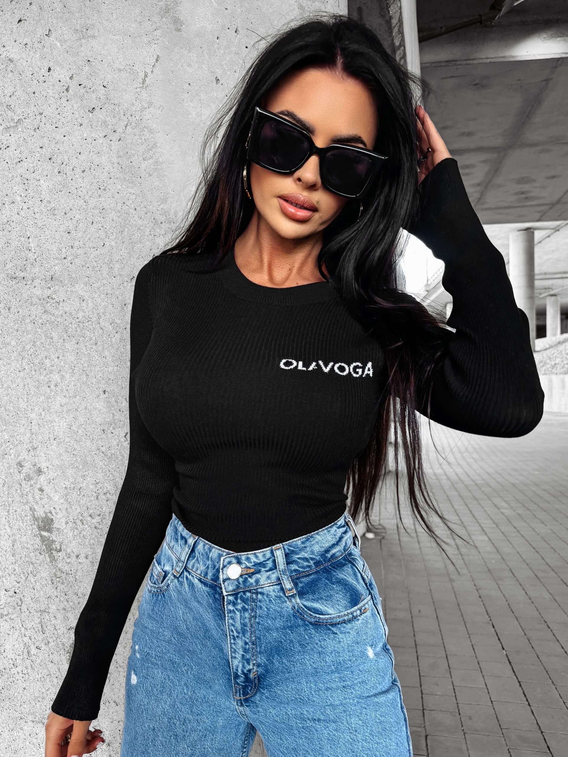 Sweter prążkowany SOFT OLAVOGA czarny