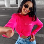 Sweter prążkowany SOFT OLAVOGA neonowy róż