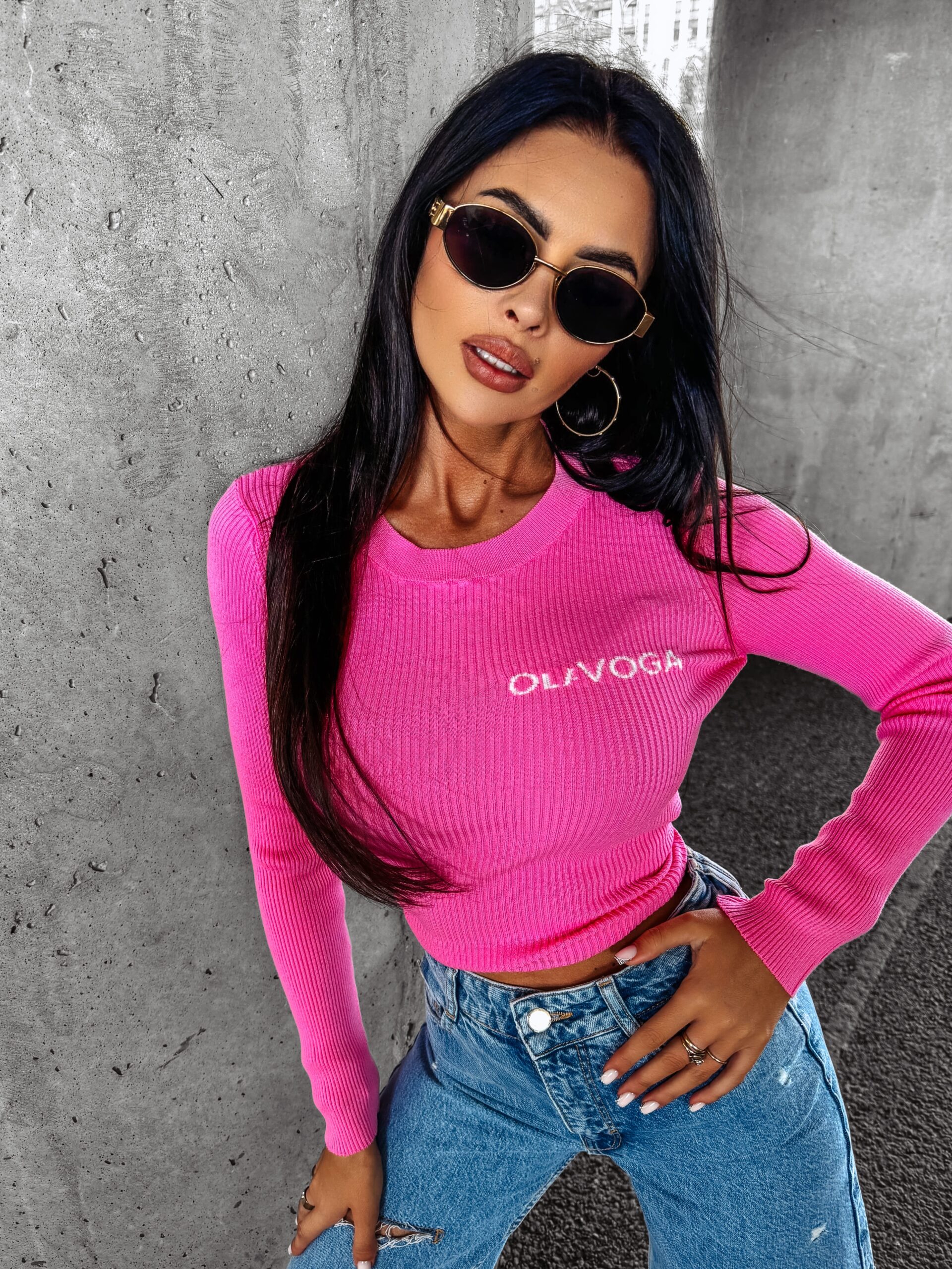 Sweter prążkowany SOFT OLAVOGA różowy