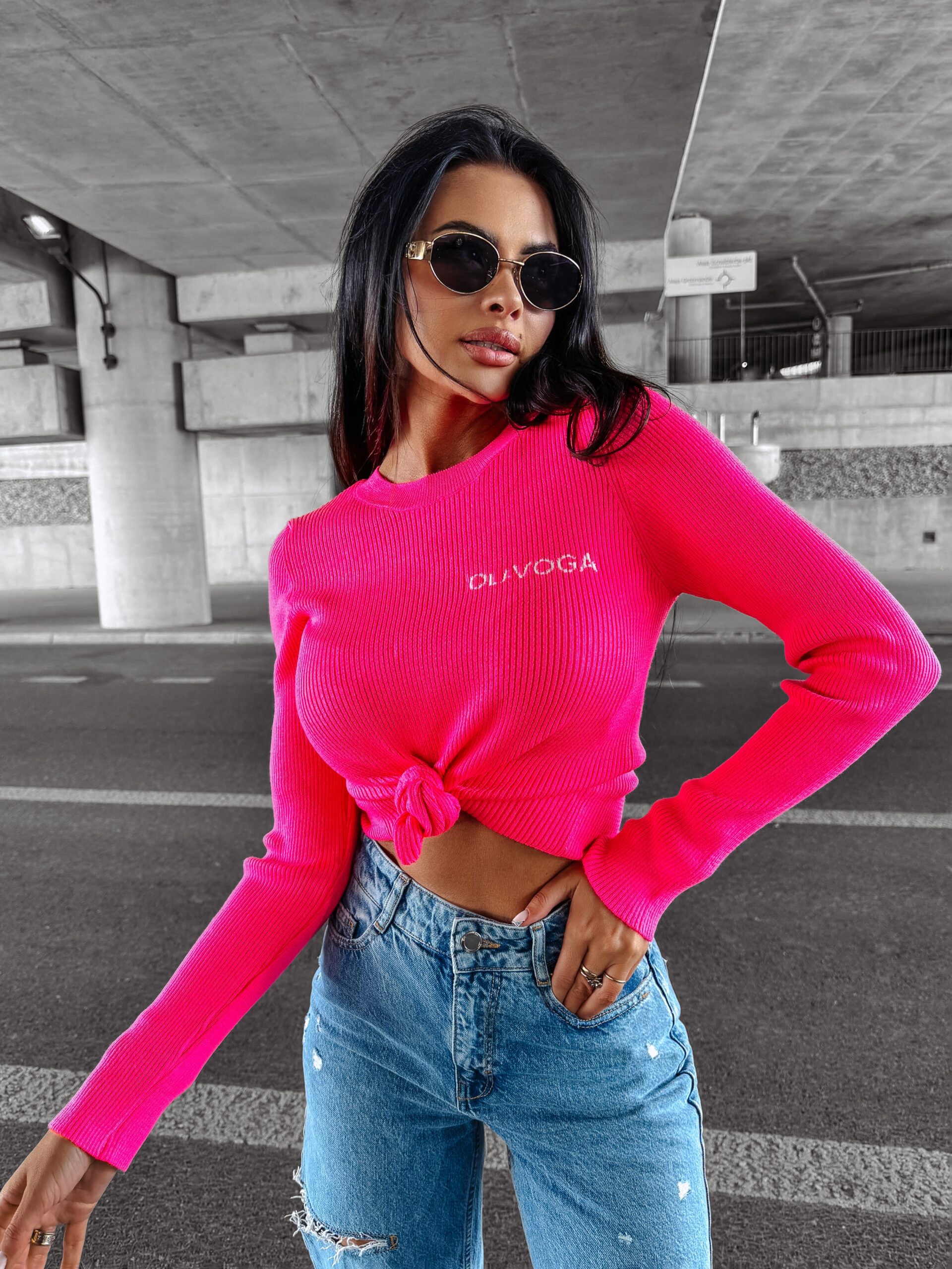 Sweter prążkowany SOFT OLAVOGA neonowy róż Sweter prążkowany SOFT OLAVOGA neonowy róż