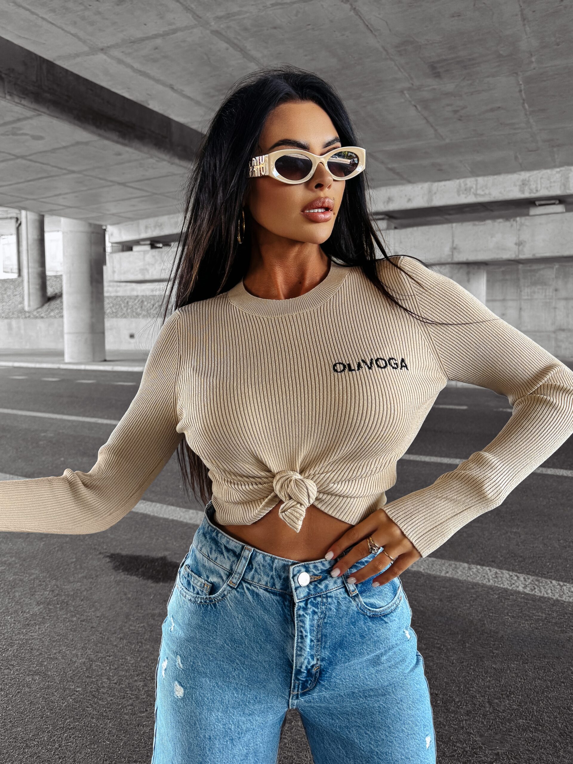 Sweter prążkowany SOFT OLAVOGA beżowy