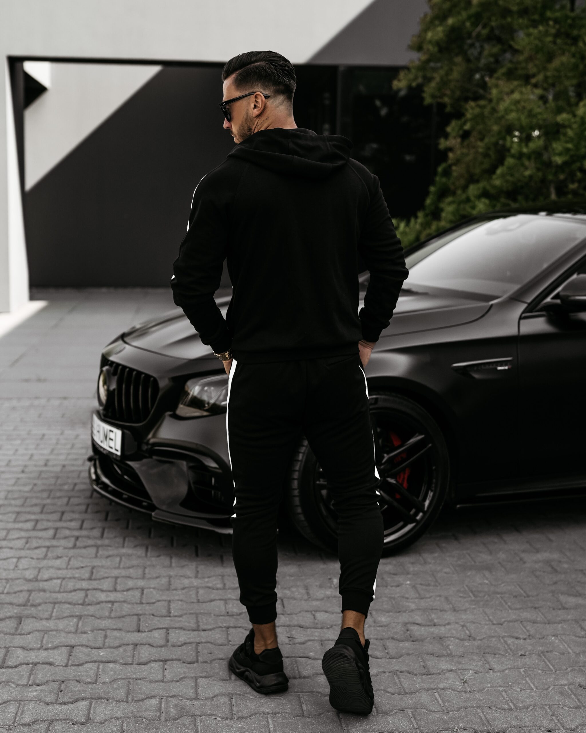 Komplet dres męski z lampasem WEEK OLAVOGA czarny Komplet dres męski z lampasem WEEK OLAVOGA czarny