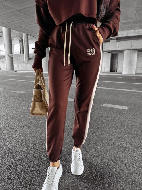 Spodnie dresowe DAISE OLAVOGA czekoladowe