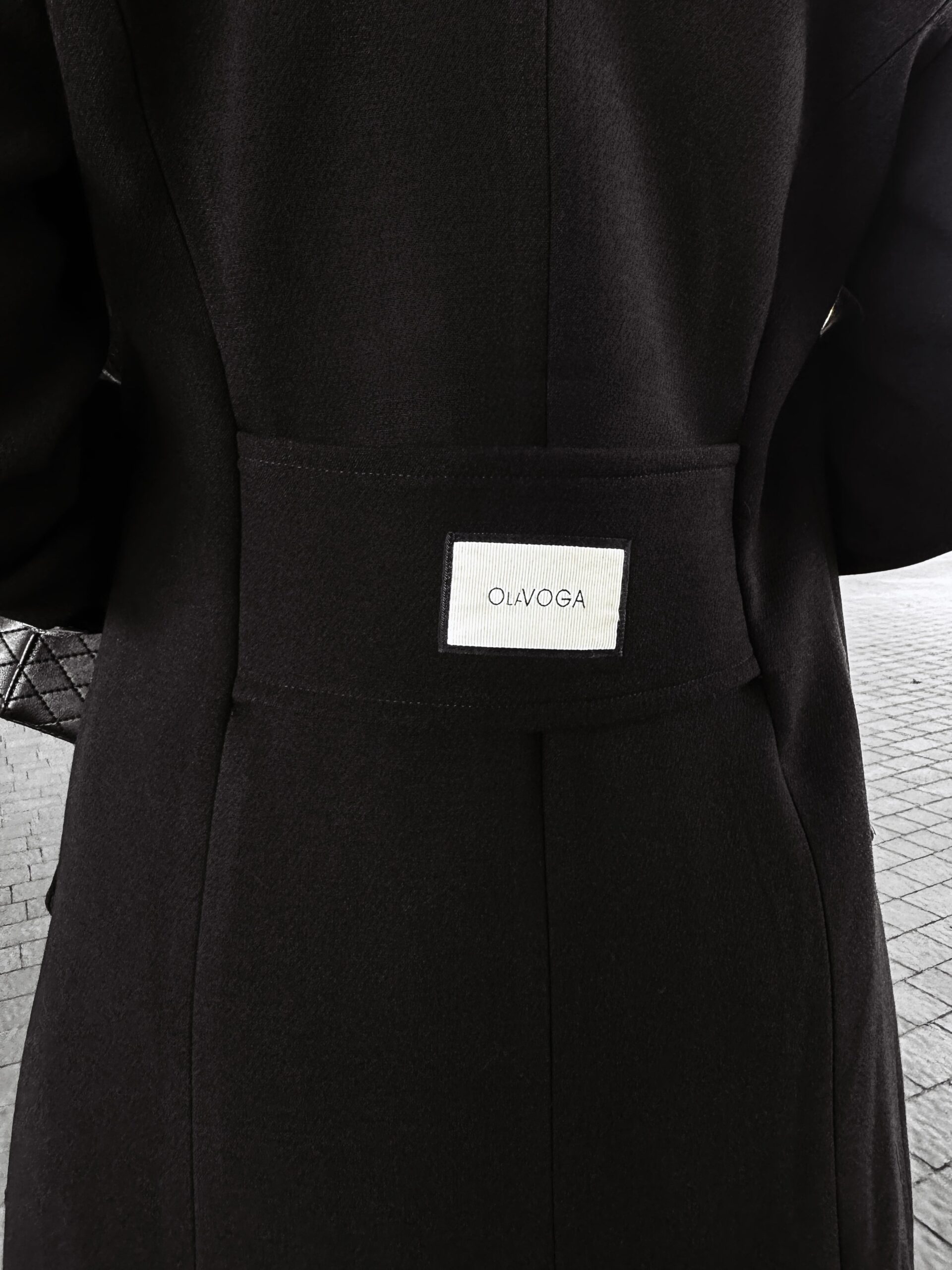 Płaszcz elegancki damski RUE OLAVOGA czarny