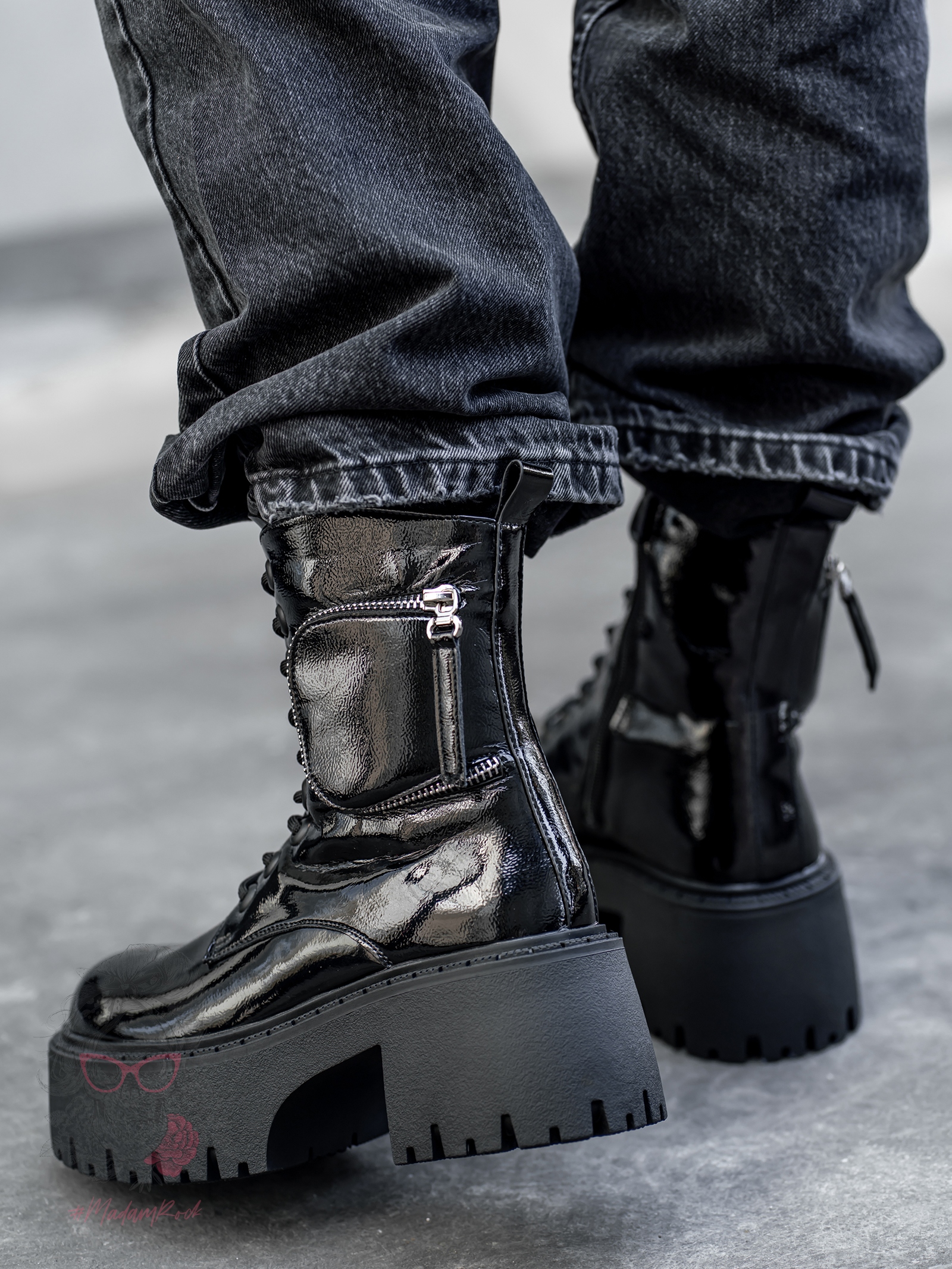 Botki lakierowane na grubej podeszwie Rock Raker czarne