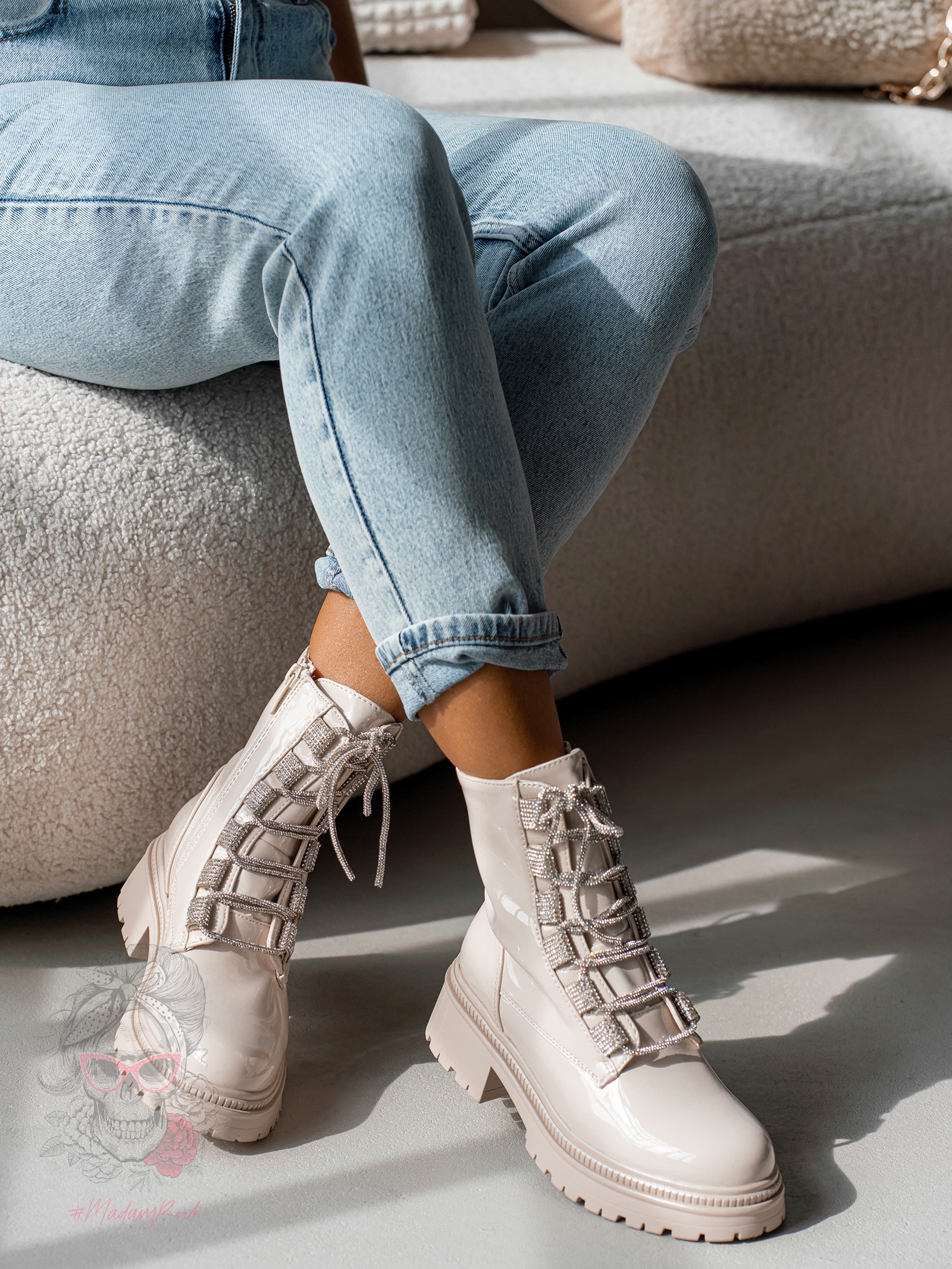 Workery z cyrkoniami Madam Aweksa lakierowane beżowe Workery z cyrkoniami Madam Aweksa lakierowane beżowe