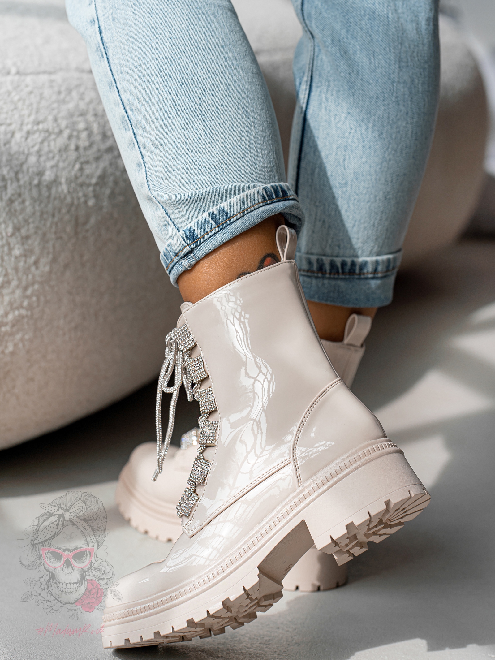 Workery z cyrkoniami Madam Aweksa lakierowane beżowe Workery z cyrkoniami Madam Aweksa lakierowane beżowe