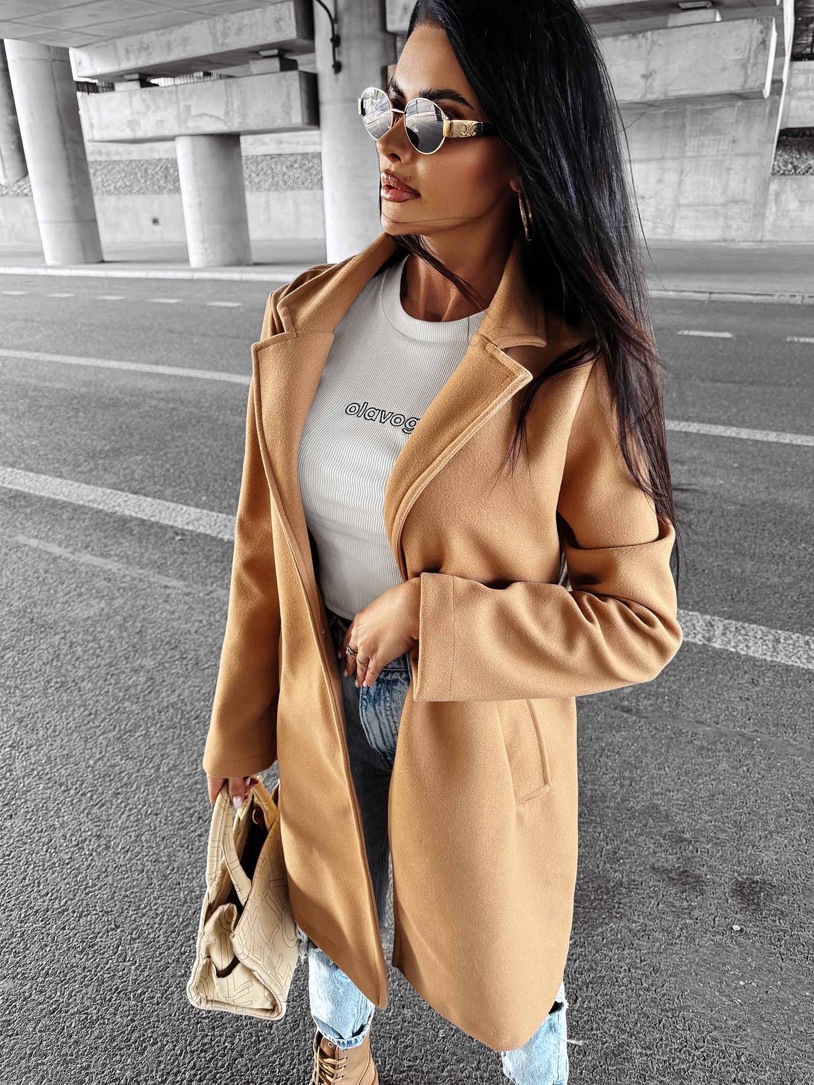 Płaszcz jesienny LOVER OLAVOGA karmelowy Płaszcz jesienny LOVER OLAVOGA karmelowy