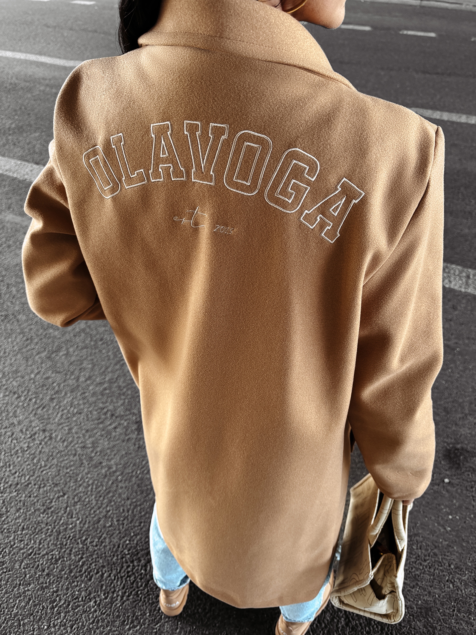 Płaszcz jesienny LOVER OLAVOGA karmelowy Płaszcz jesienny LOVER OLAVOGA karmelowy