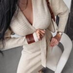 Sukienka sweterkowa ALETTA OLAVOGA beżowa