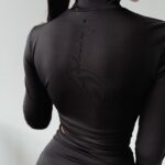 Sukienka midi dopasowana SISI OLAVOGA czarna