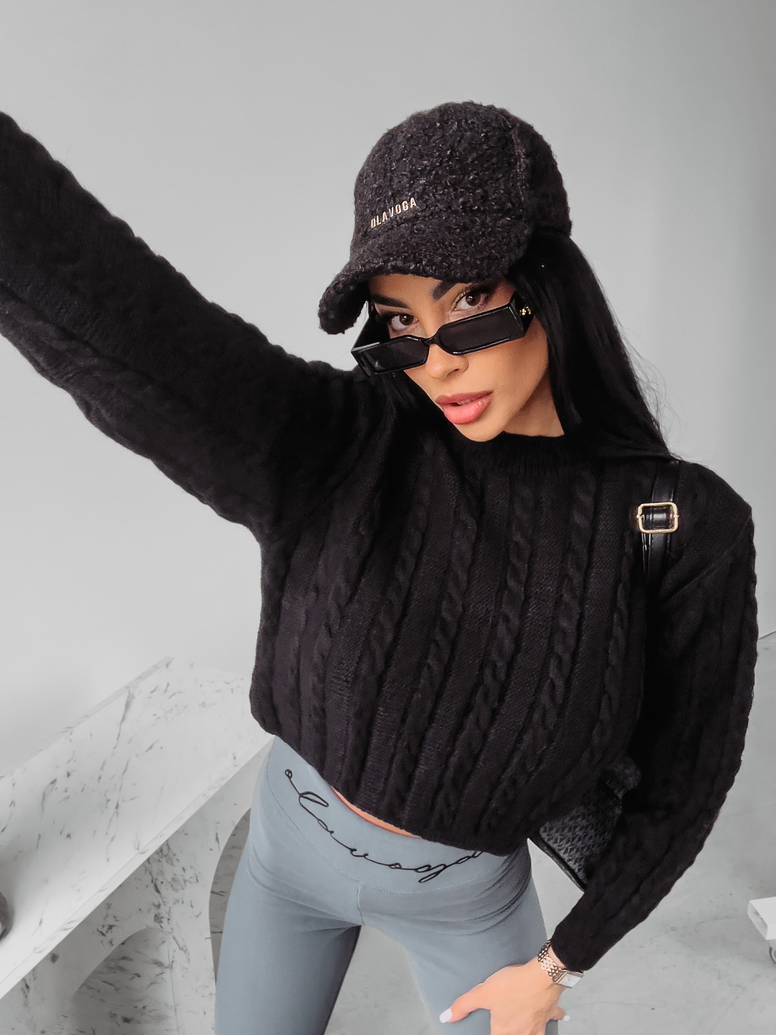 Sweter prosty ze splotem RONIN OLAVOGA czarny