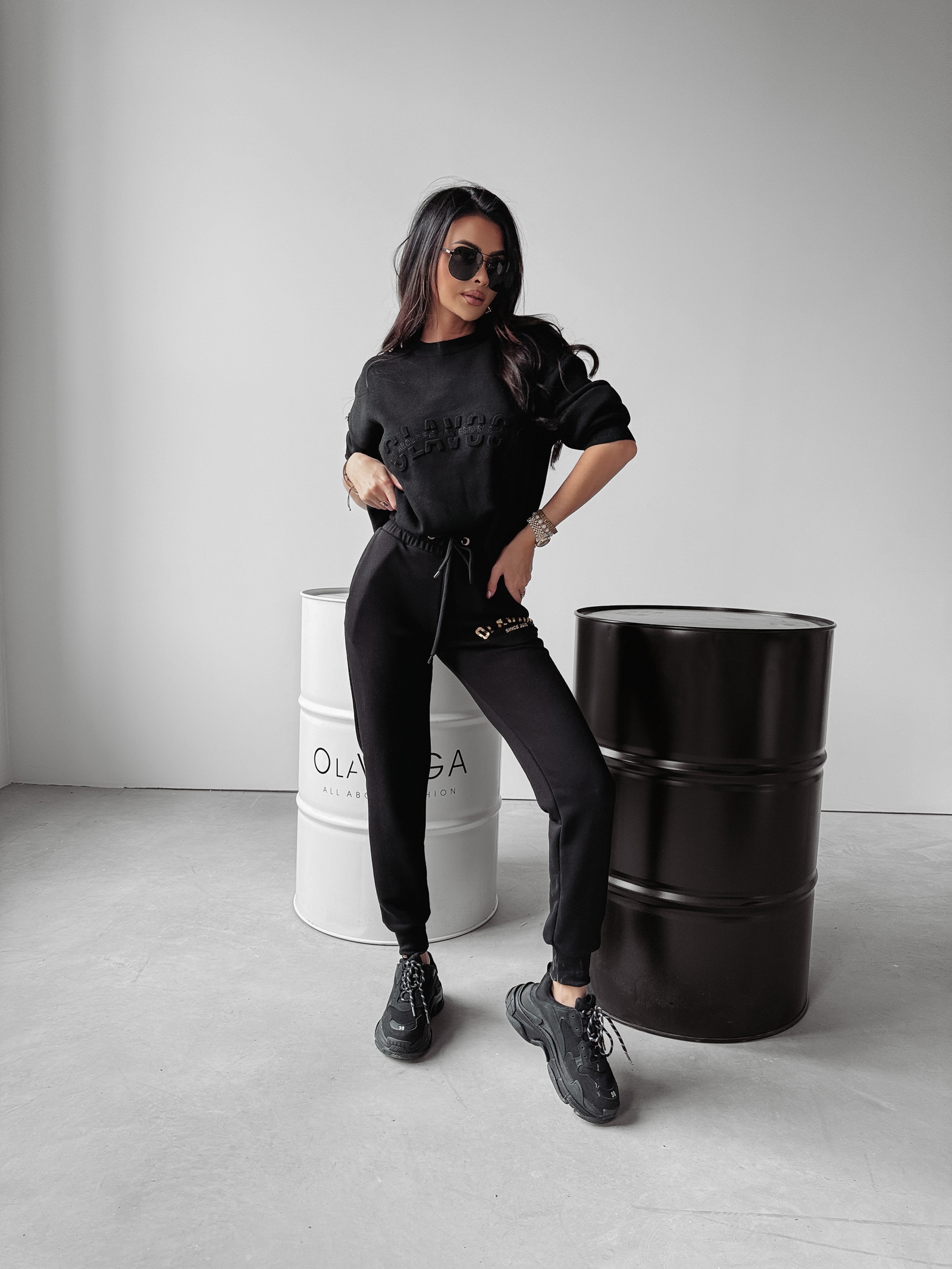 Sweter oversize logowany YUKIO OLAVOGA czarny