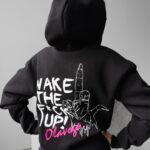 Bluza kangurka z nadrukiem MAL OLAVOGA czarna