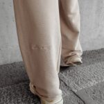 Spodnie dresowe bawełniane CIERRA OLAVOGA beżowe