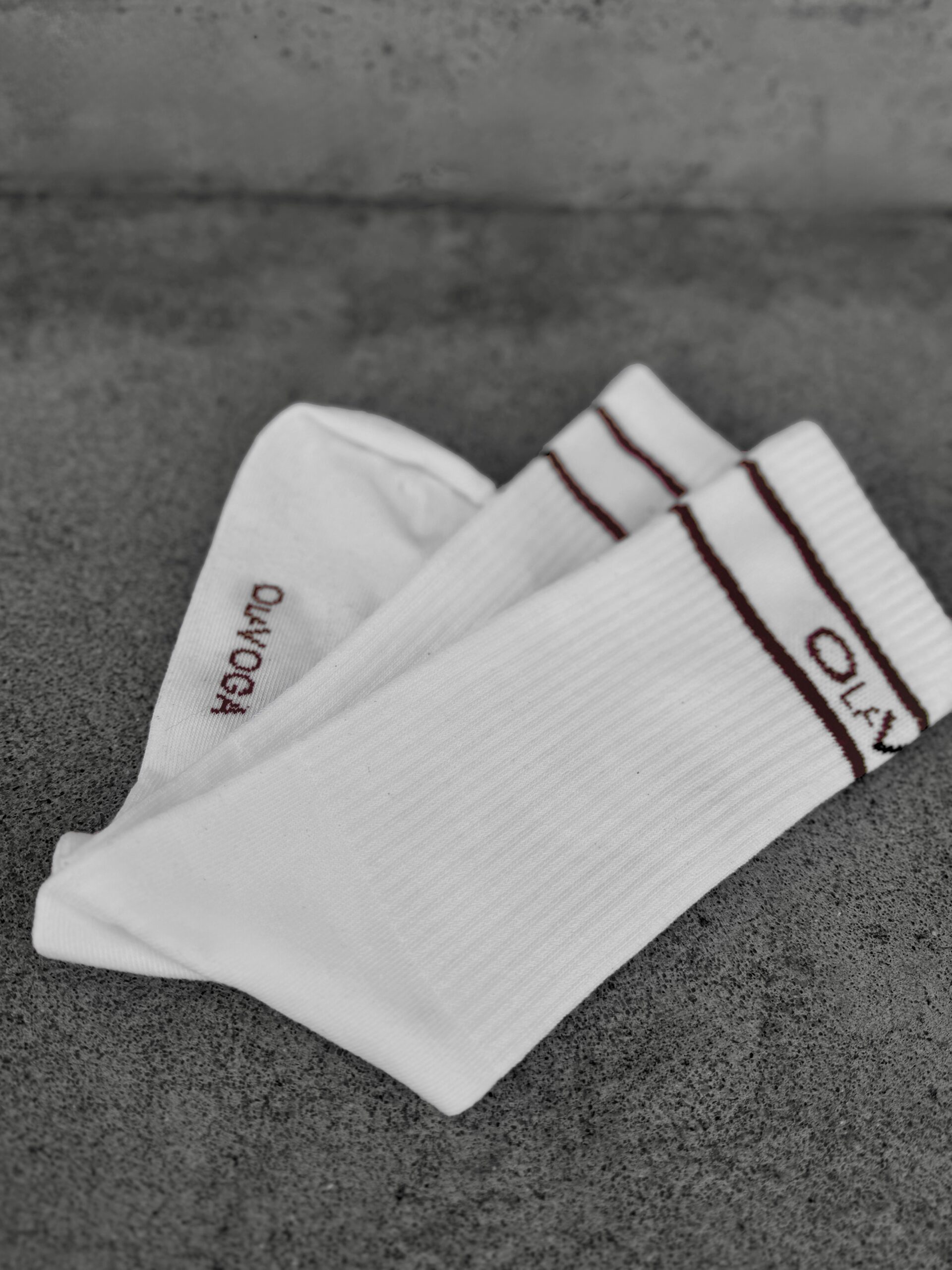 Skarpetki damskie za kostkę DAGITI OLAVOGA ecru-brąz