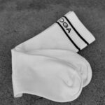 Skarpetki damskie za kostkę DAGITI OLAVOGA ecru-czarne