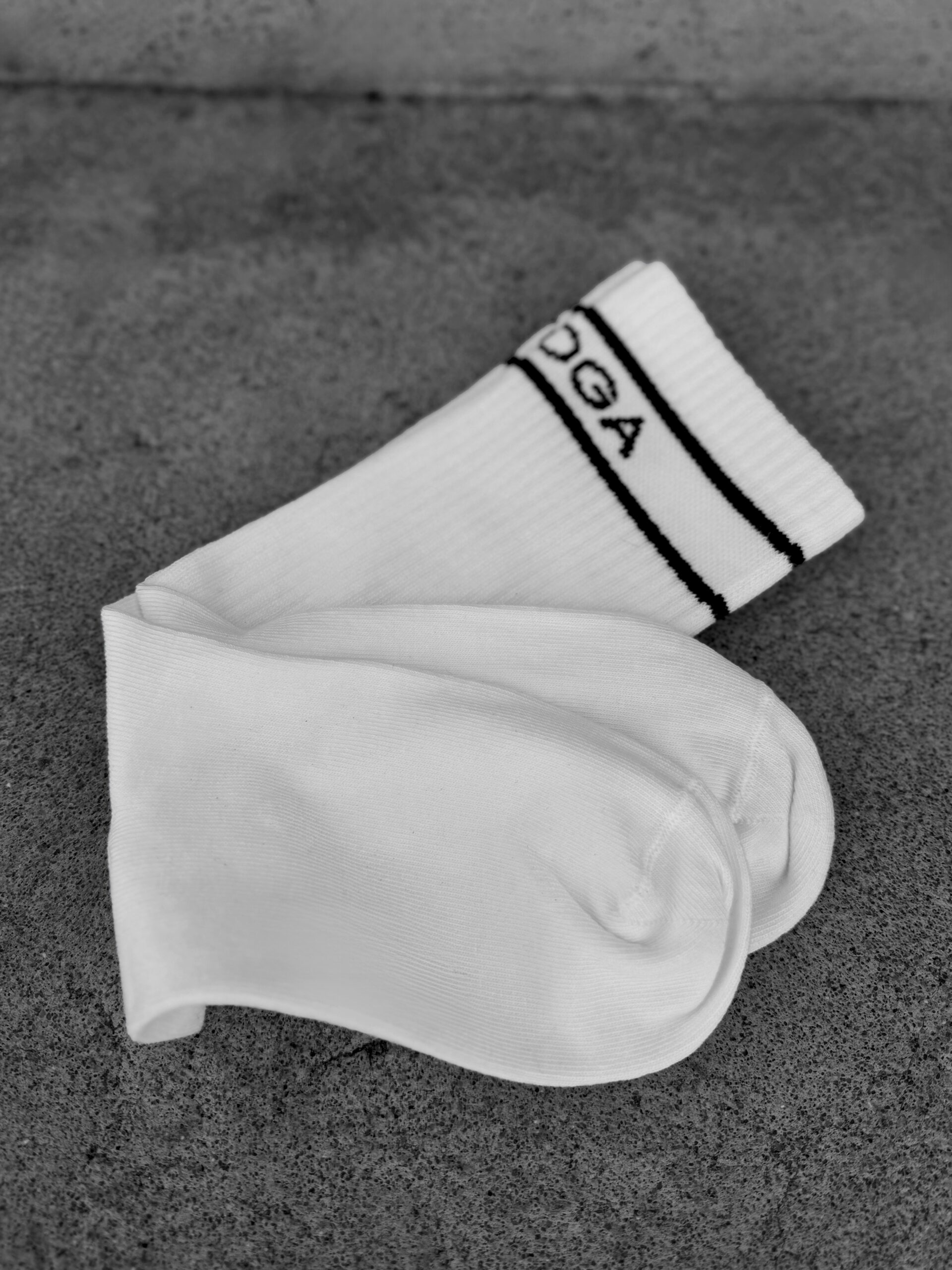 Skarpetki damskie za kostkę DAGITI OLAVOGA ecru-czarne