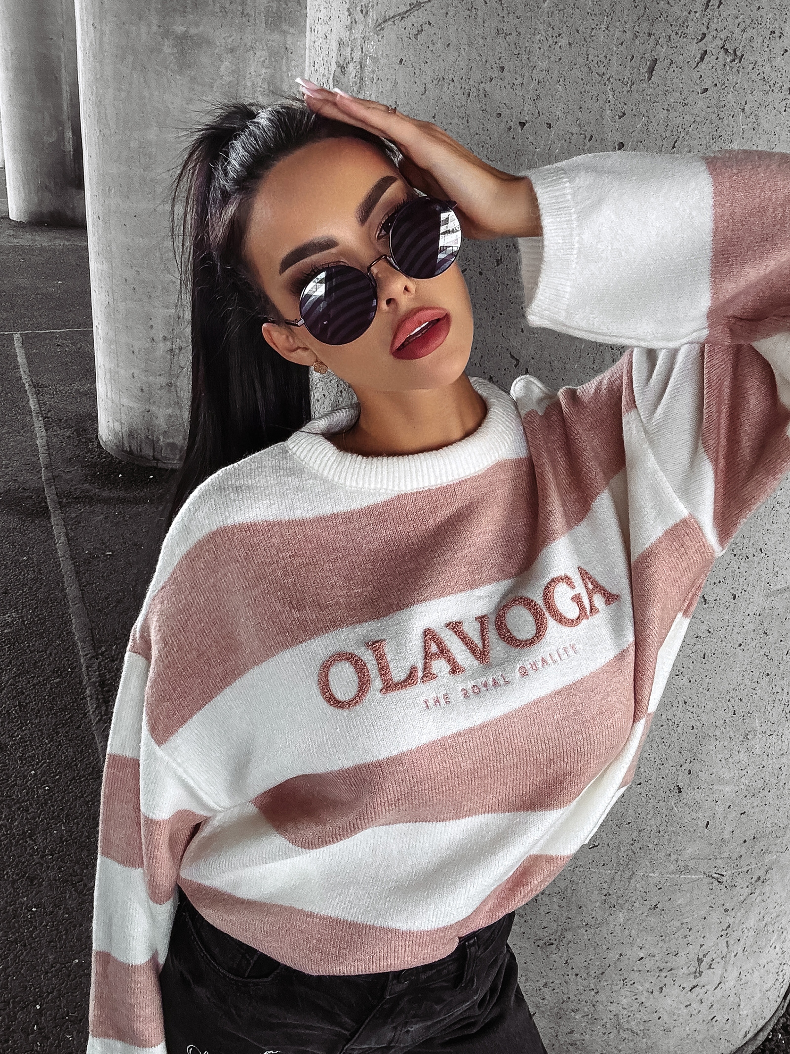 Sweter w paski MANNER OLAVOGA brudny róż