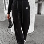 Spodnie z szeroką nogawką MIRA OLAVOGA czarne