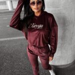 Dres damski welurowy VERA OLAVOGA brązowy