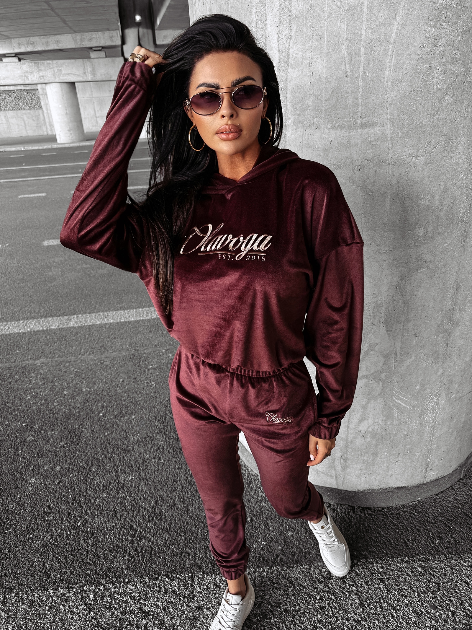 Dres damski welurowy VERA OLAVOGA brązowy