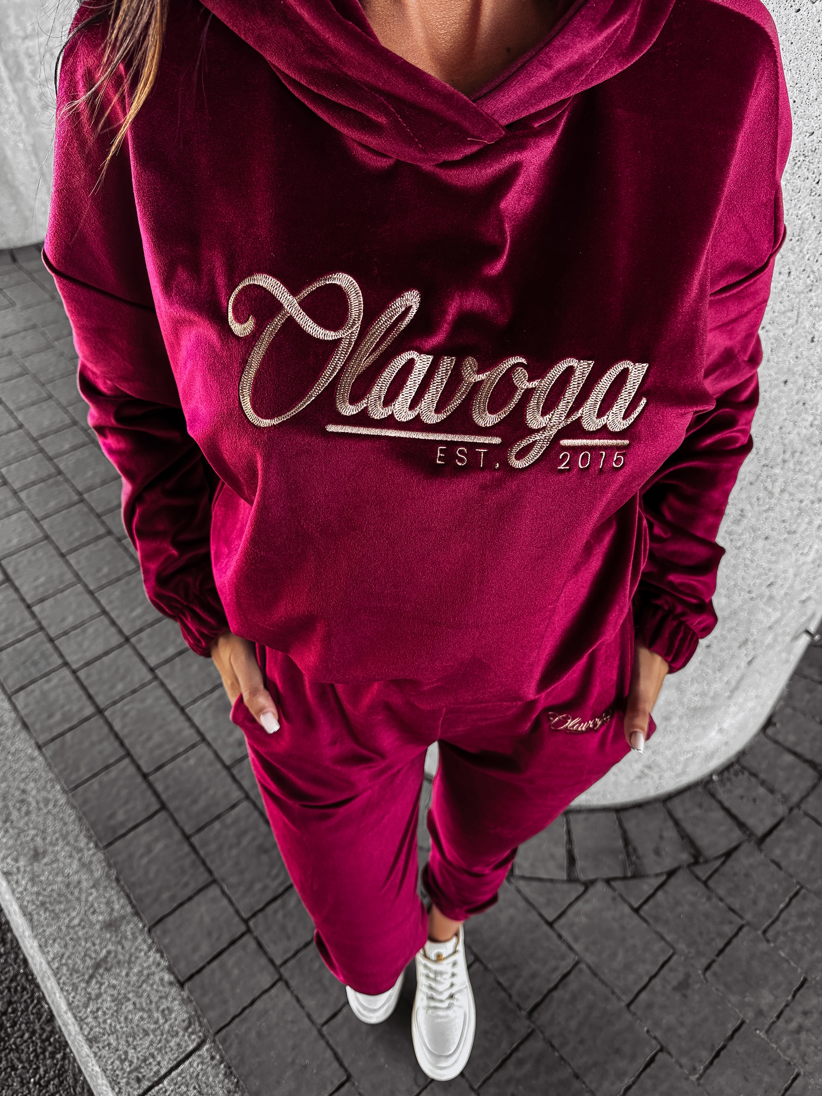 Dres damski welurowy VERA OLAVOGA bordowy