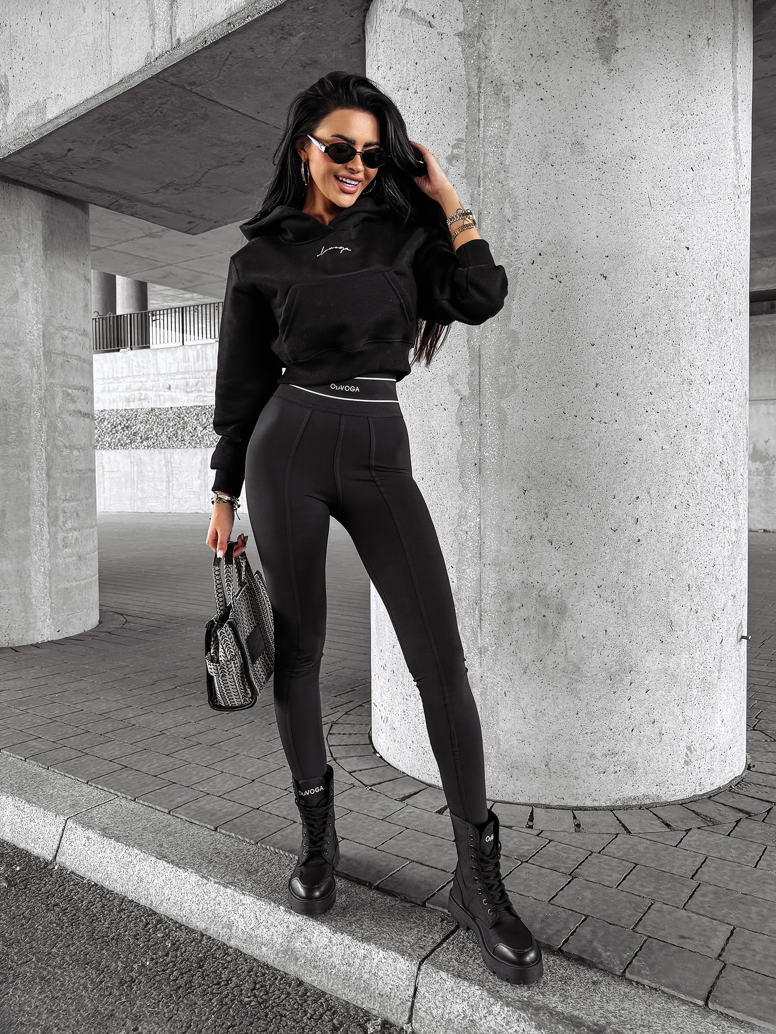 Bluza z kapturem PIANCA OLAVOGA czarna Bluza z kapturem PIANCA OLAVOGA czarna