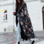 Lekki płaszcz w czaszki Moderni czarny