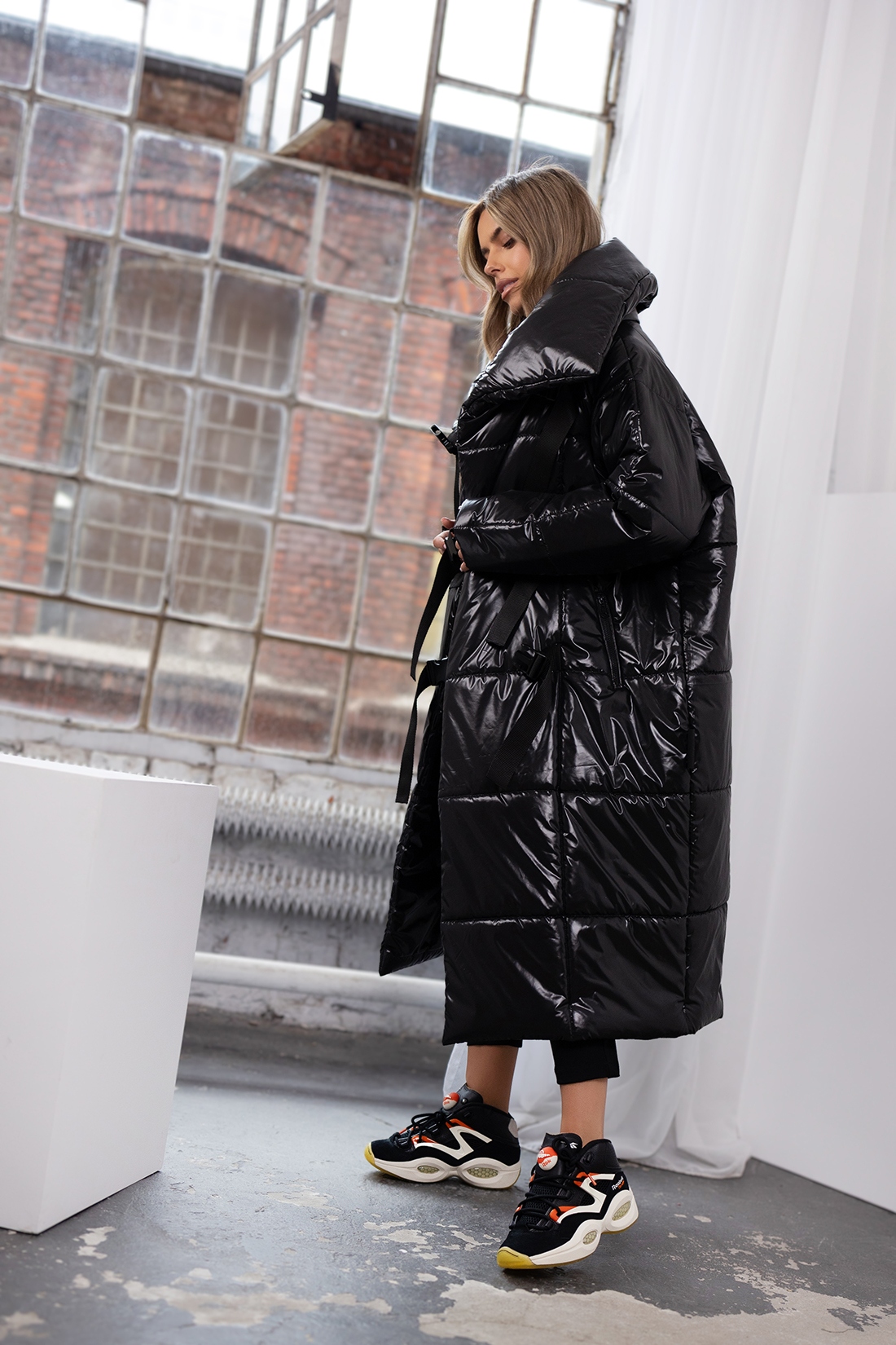 Płaszcz długi puchowy MC Queen czarny Płaszcz długi puchowy MC Queen czarny