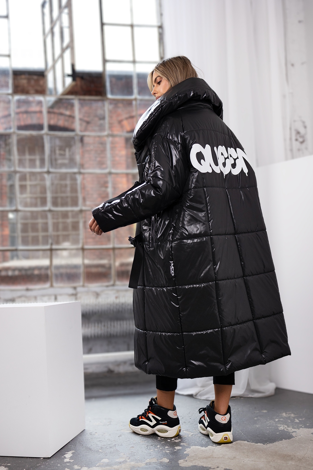 Płaszcz długi puchowy MC Queen czarny