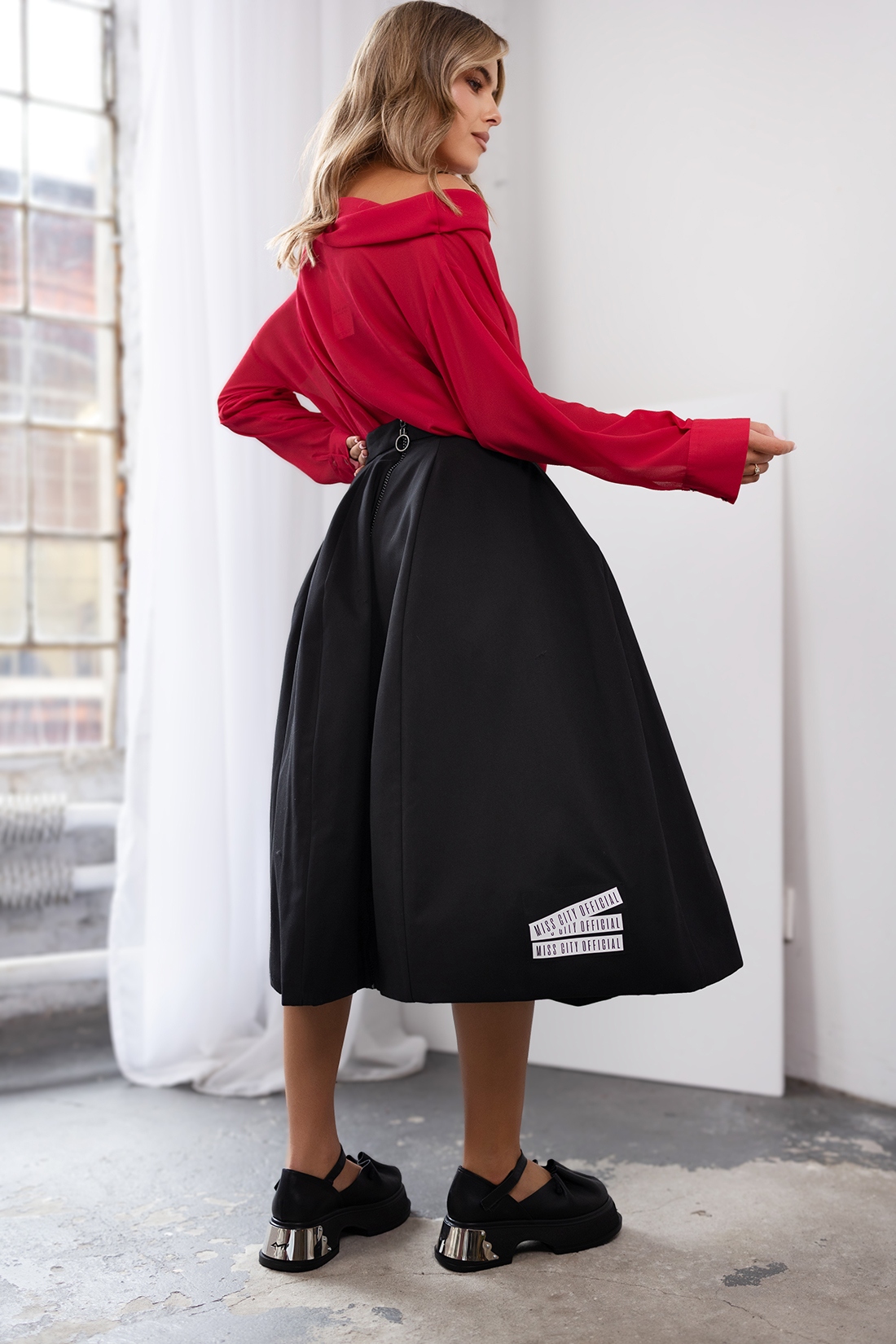 Spódnica rozkloszowana midi MC Hollywood czarna