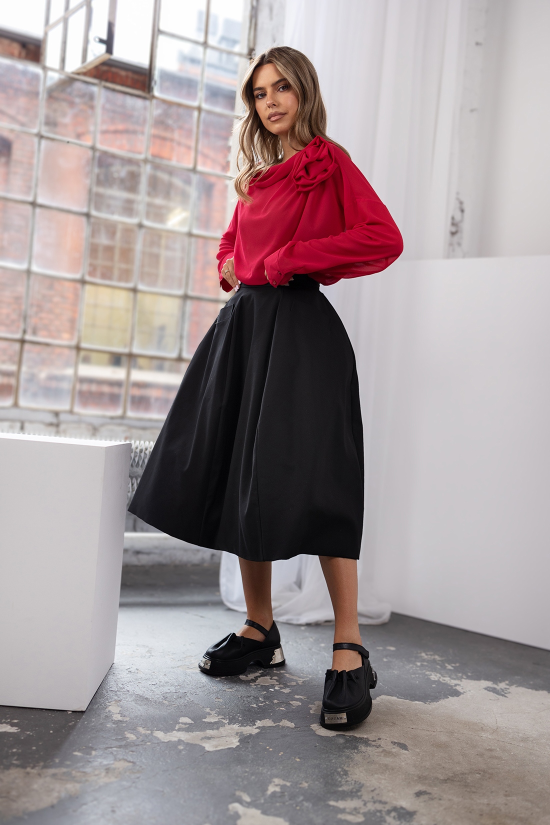 Spódnica rozkloszowana midi MC Hollywood czarna